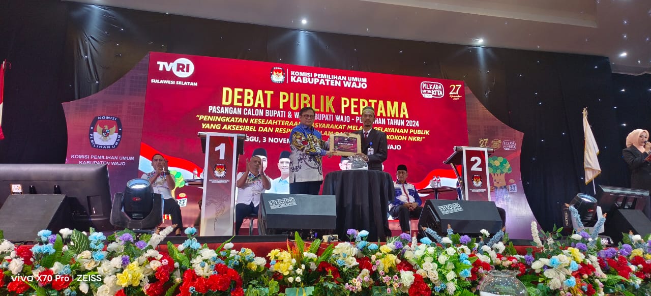 WR II Unismuh Makassar Prof Andis Panelis Debat Perdana Pilkada Wajo 2024