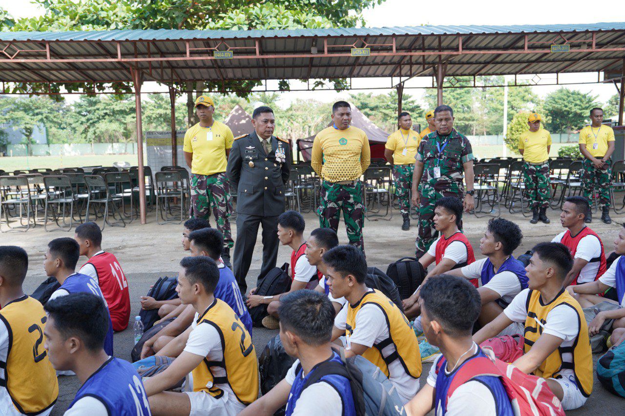 Para Calon Bintara PK TNI AD Gel. II TA 2024 Panda Makassar Kodam XIV/Hsn Mengikuti Tes Garjas