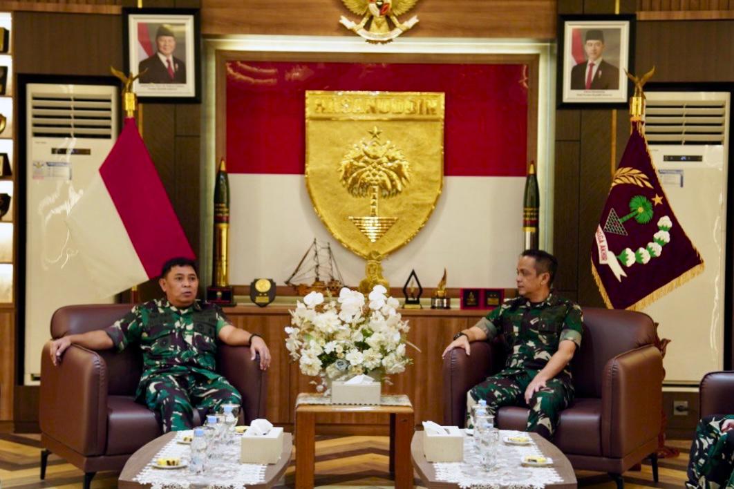 *Pangdam XIV/Hsn Terima Audiensi Pangkoopsud II dan Kanwil Kemenkumham Sulsel di Makodam*