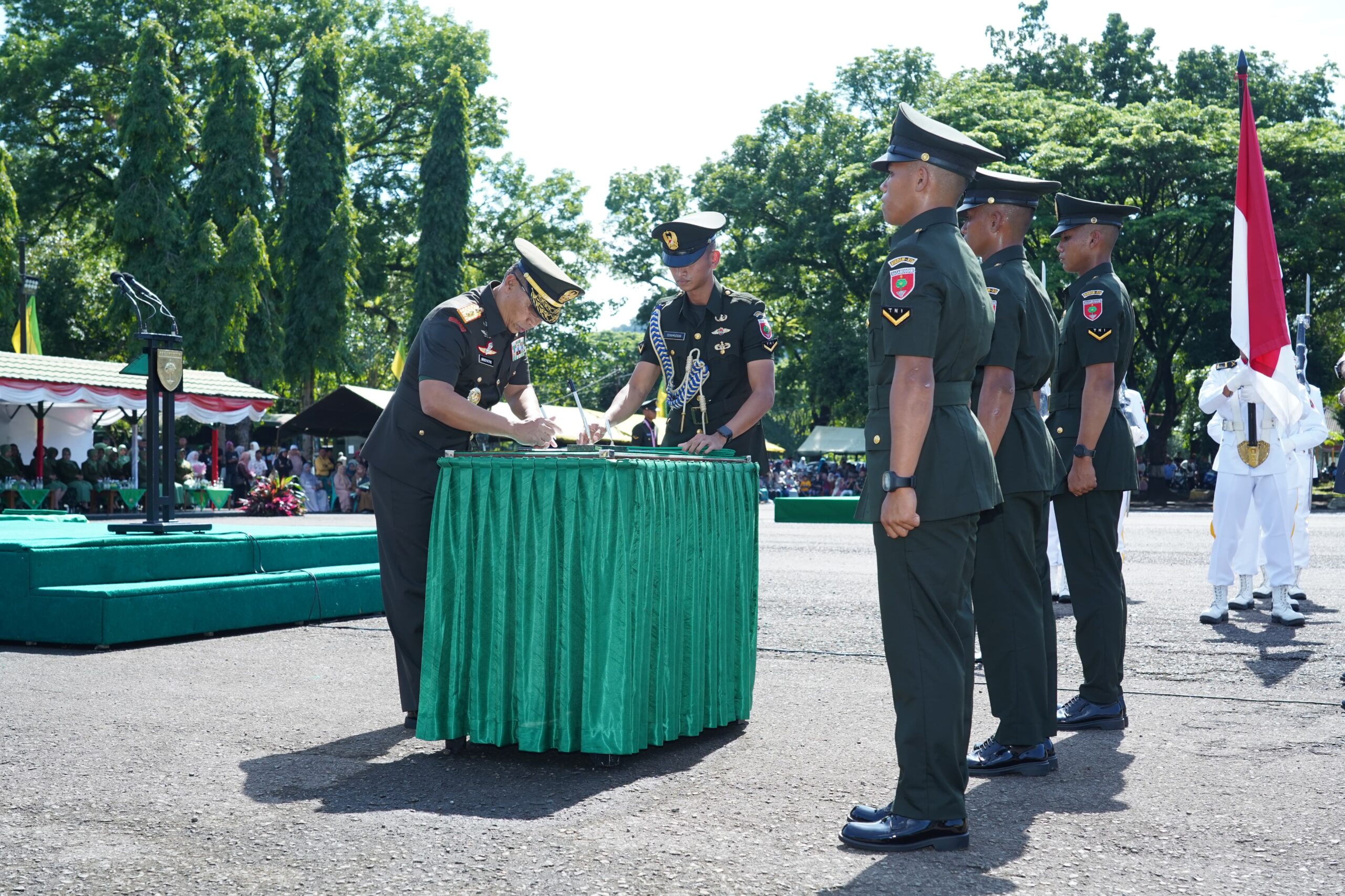 Pangdam XIV/Hsn Melantik 191 Bintara TNI AD di Rindam XIV/Hsn