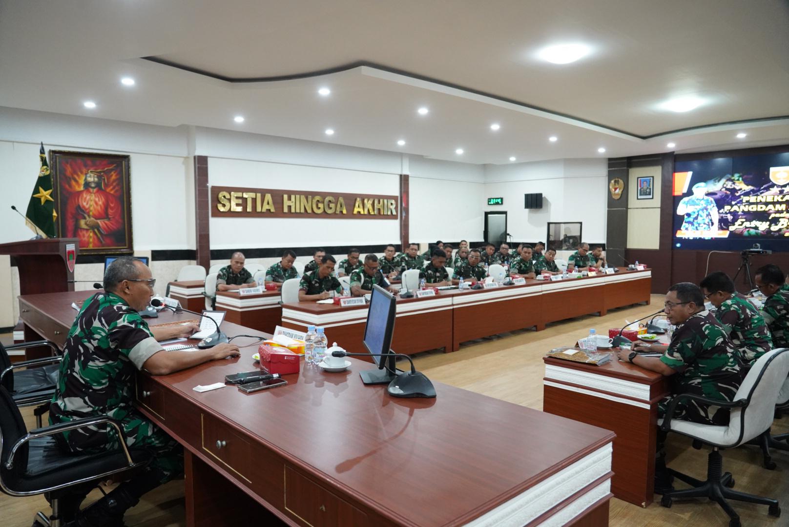 Pangdam XIV/Hsn _Entry Brifing_ Bersama PJU dan Dansat Jajaran Kodam XIV/Hsn Secara Offline maupun Online