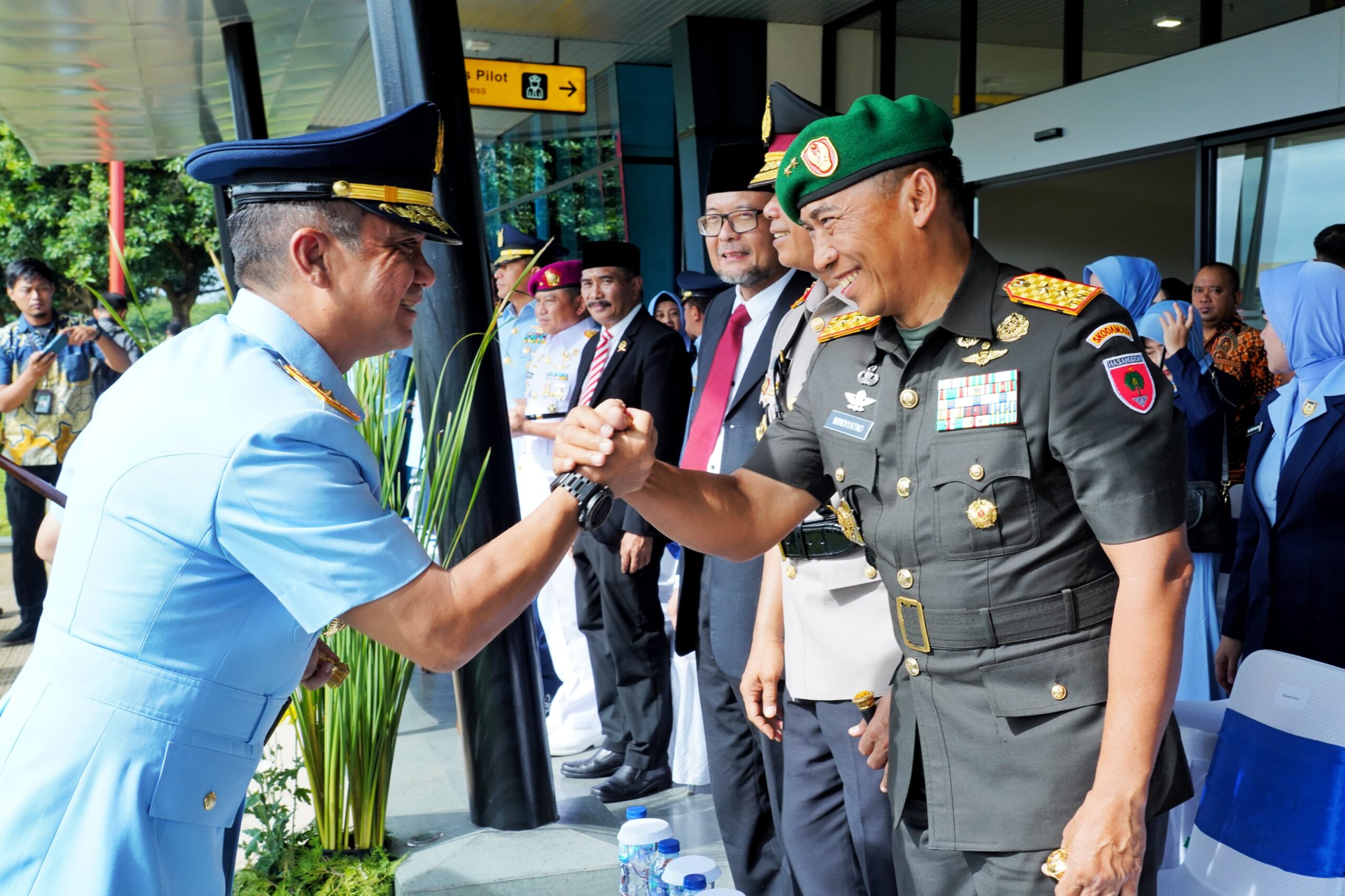 Pangdam XIV/Hsn Hadiri Upacara Sertijab Danlanud Sultan Hasanuddin