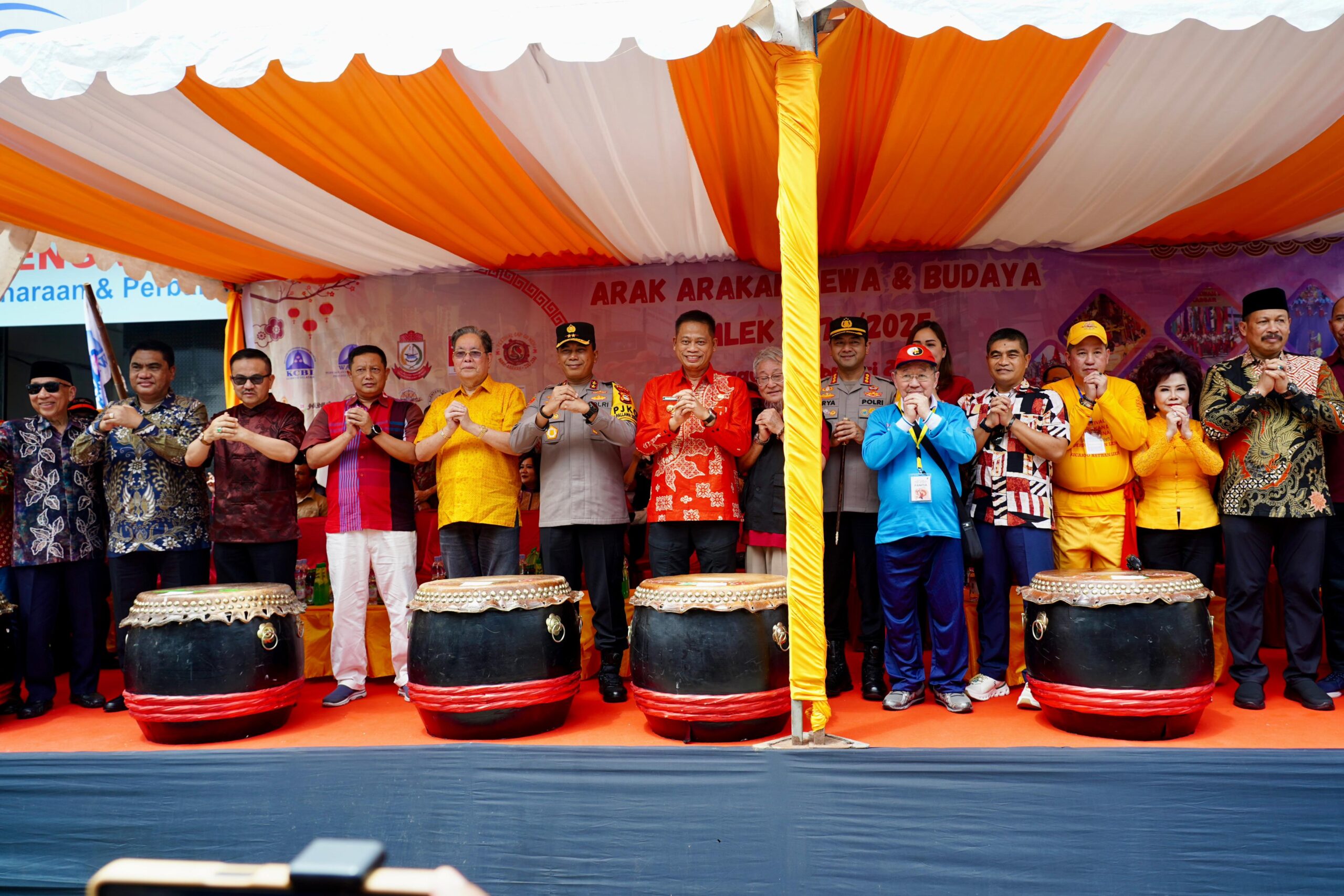 Kasdam XIV/Hsn Hadiri Festival Arak-arakan Dewa-Dewi dan Budaya Imlek 2576/2025