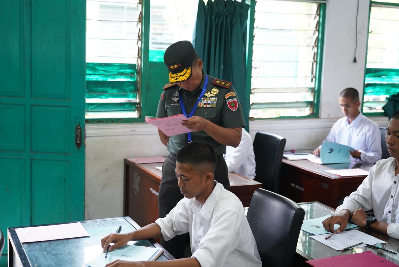 Pangdam XIV/Hsn Meninjau Langsung Tahapan Seleksi Penerimaan Cata PK TNI AD Gel. I TA 2025