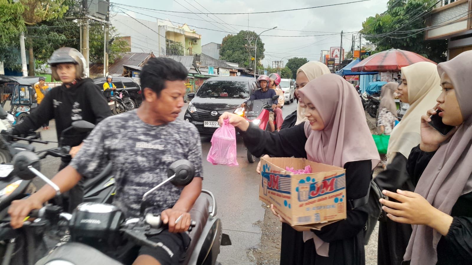 Himaprodi S1 Kesmas FKM UIT Gelar Bagi-Bagi Takjil dan Buka Puasa Bersama