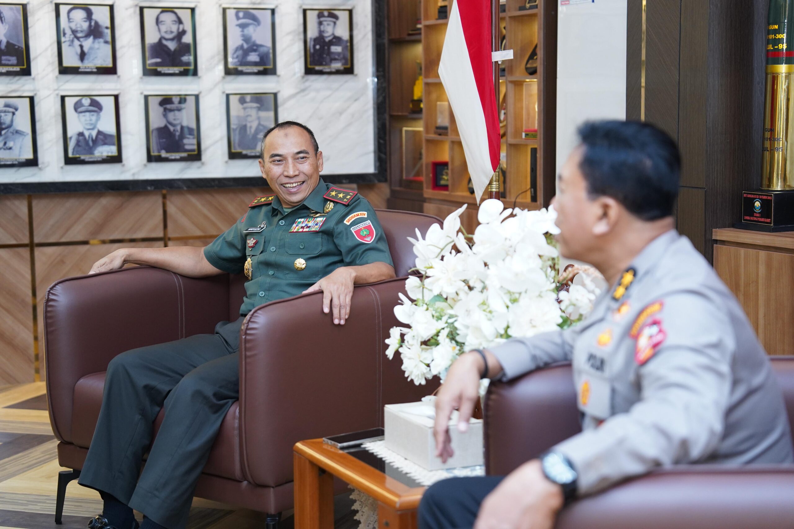 Pangdam XIV/Hasanuddin Sambut Hangat Irjen Pol Yudhiawan dalam Kunjungan Silaturahmi di Makodam