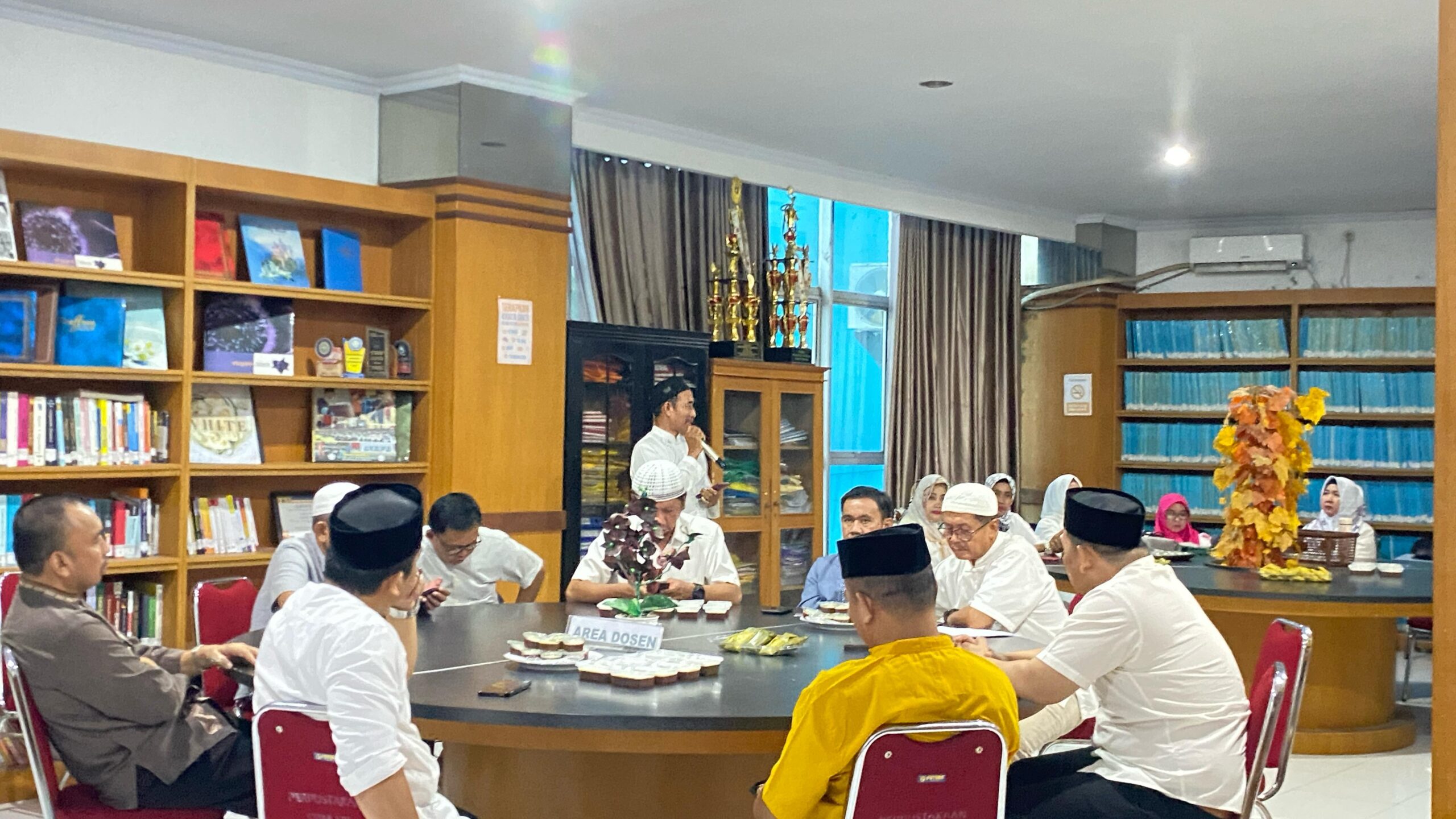 MEMPERERAT SILATURAHIM STIM LPI BUKA PUASA BERSAMA.