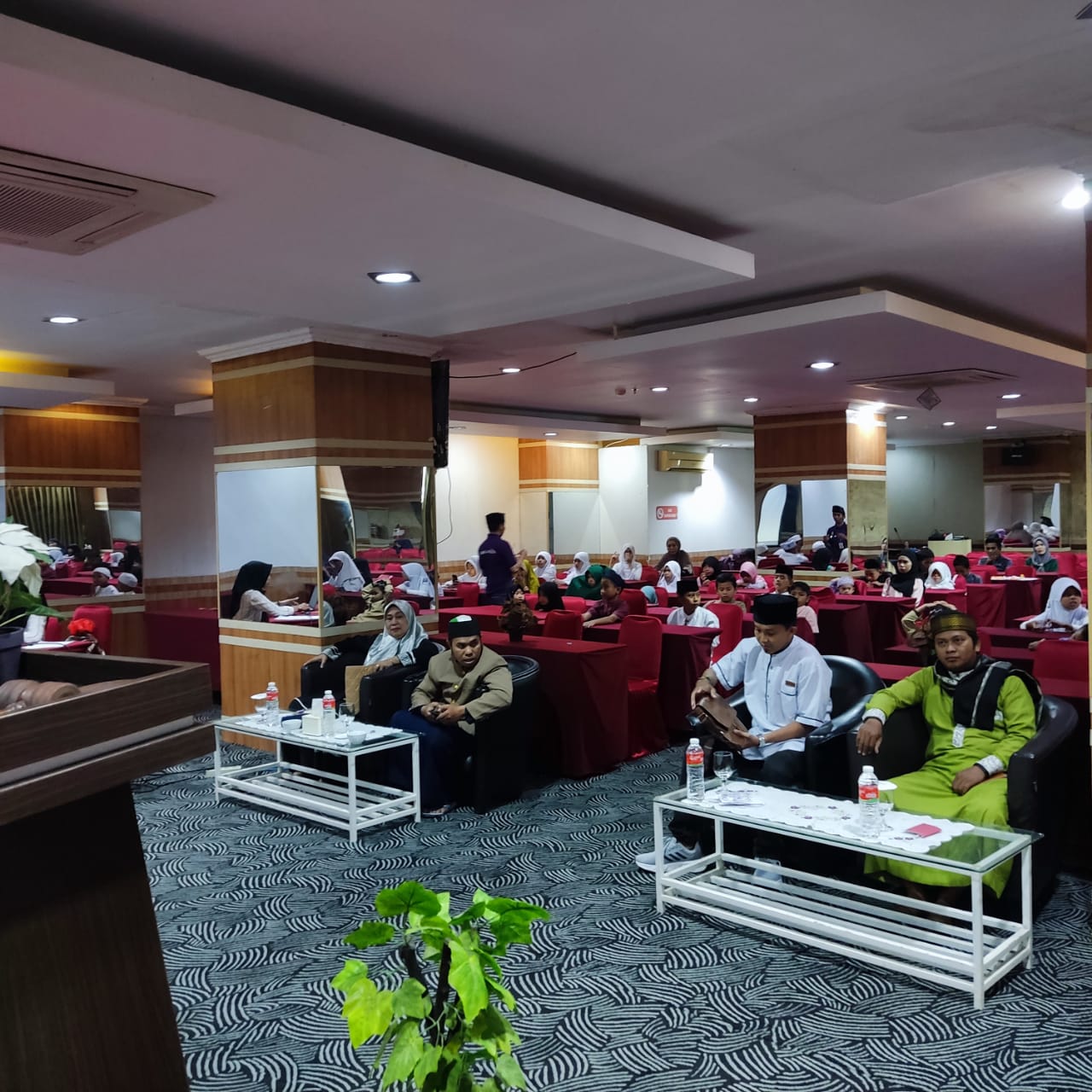 BUKA PUASA AKBAR ANAK YATIM TAHUN KE 8 ALA POSKO YATIM