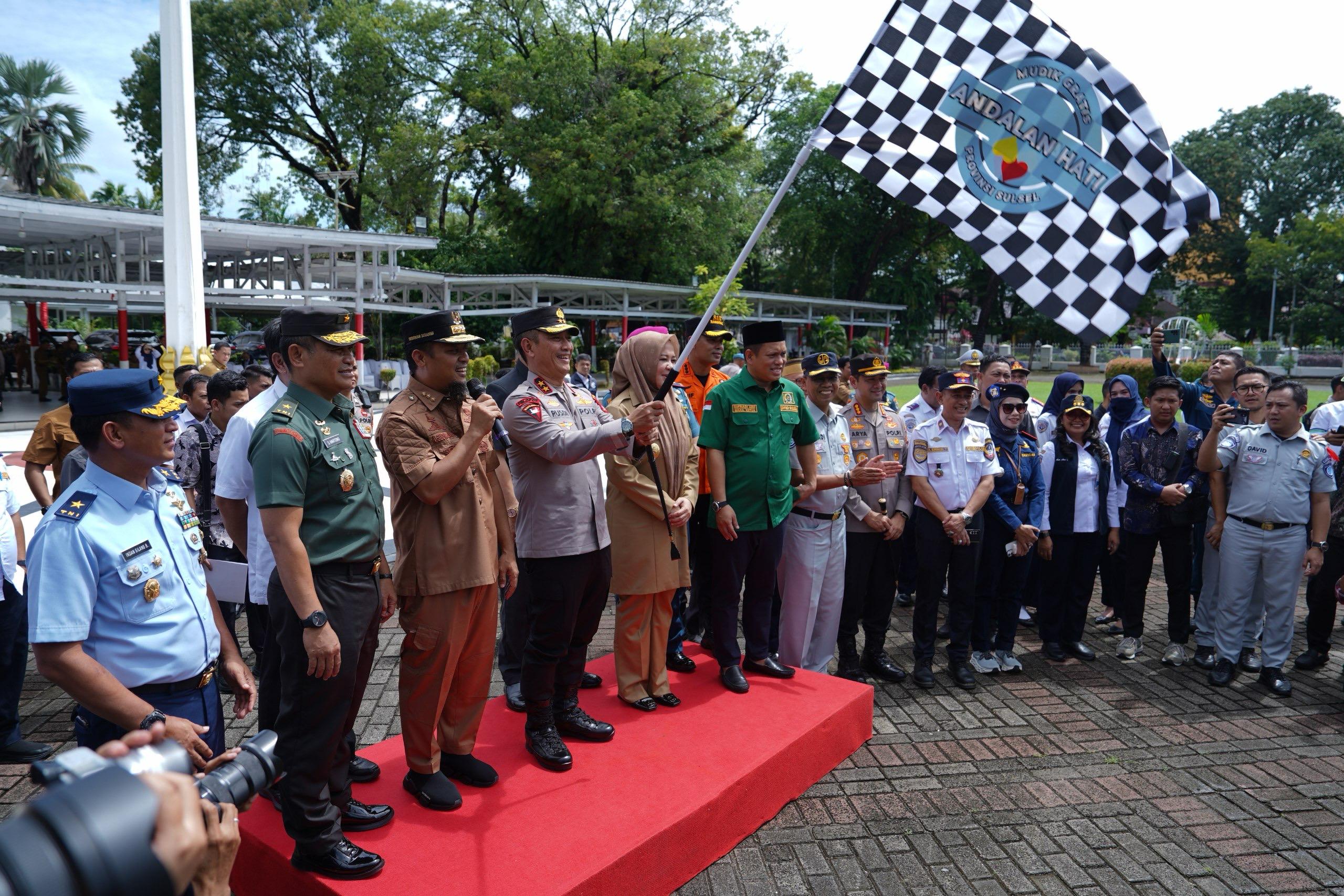 Kasdam XIV/Hasanuddin Hadiri Pelepasan Mudik Gratis Andalan Hati 2025
