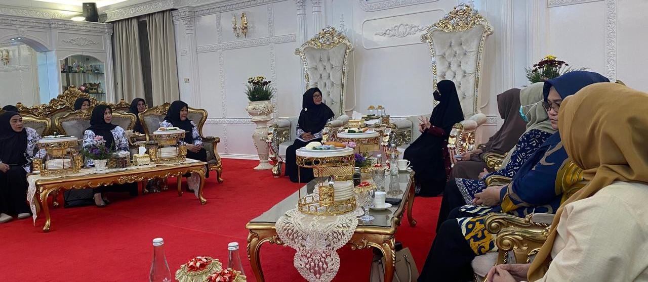 Perempuan PGRI Provinsi Sulsel Silaturrahim dengan Ketua Tim Penggerak PKK Naoemi Octarina