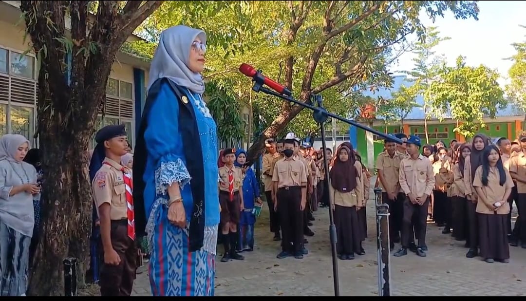 UPT SPF SMPN 8 Makassar Peringati Hardiknas di Sekolah dan Peresmian Ruang Guru.