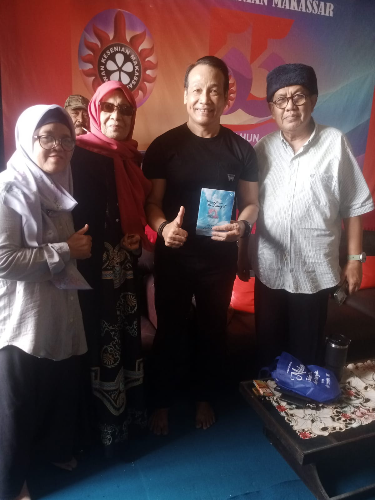 DEWAN KESENIAN MAKASSAR BERULANG TAHUN DAN BERHALAL BILHALAL BERSAMA SEJUMLAH SENIMAN