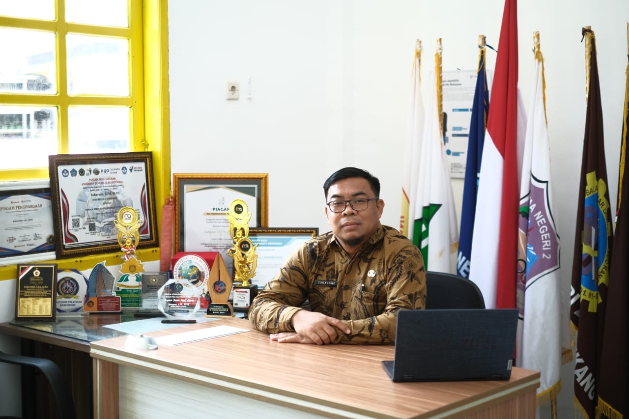 Online dan Offline Model Pengumuman Kelulusan Siswa di SMA Negeri 2 Enrekang