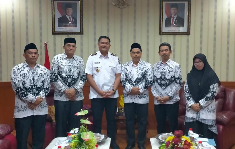 Pengurus PGRI Kabupaten Bantaeng Silaturrahim ke Bupati M. Fathul Fauzy Nurdin, Ini Pesannya