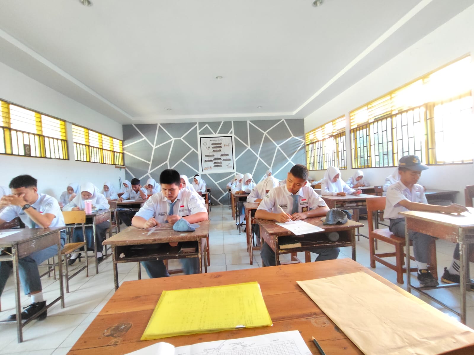 Hari Pertama Pelaksanaan Asesmen SAS Genap di SMA Negeri 2 Enrekang