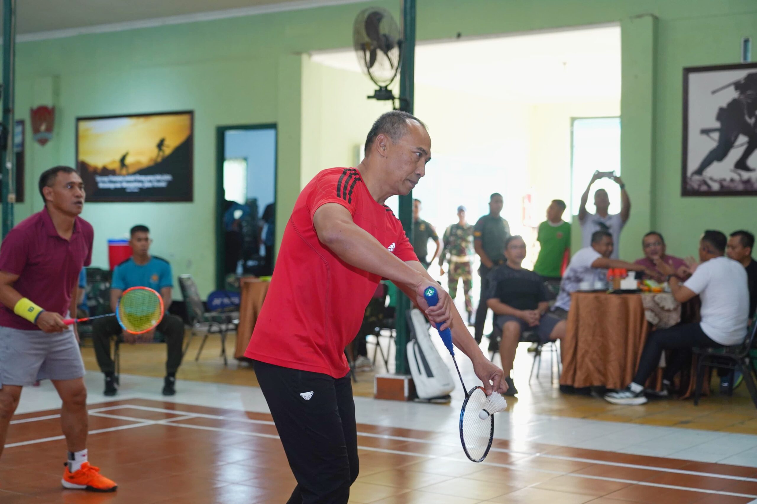 Pangdam XIV/Hasanuddin Tutup Pertandingan Bulu Tangkis Eksekutif, Irdam Raih Juara Pertama