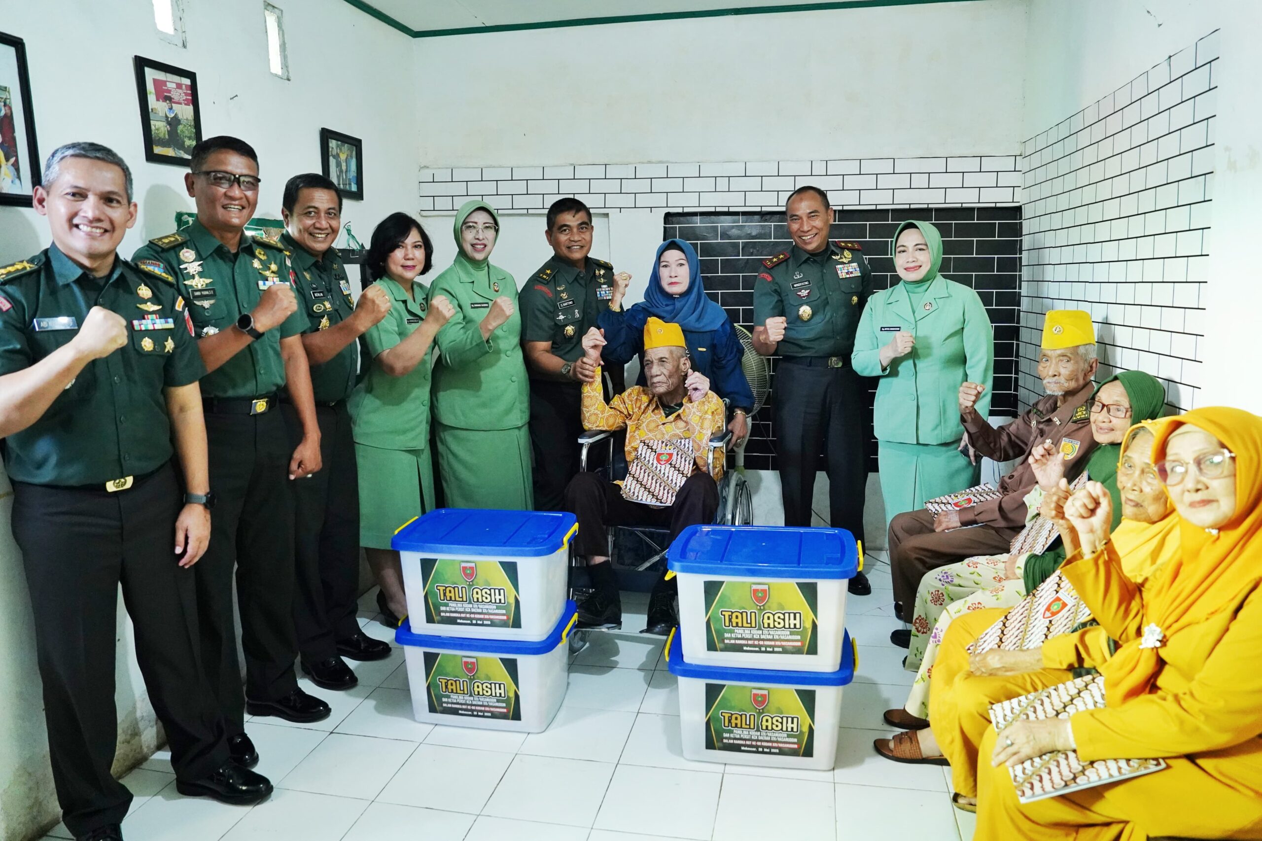 Anjangsana Pangdam XIV/Hsn, Kunjungi Rumah Veteran dan PNS Kodam