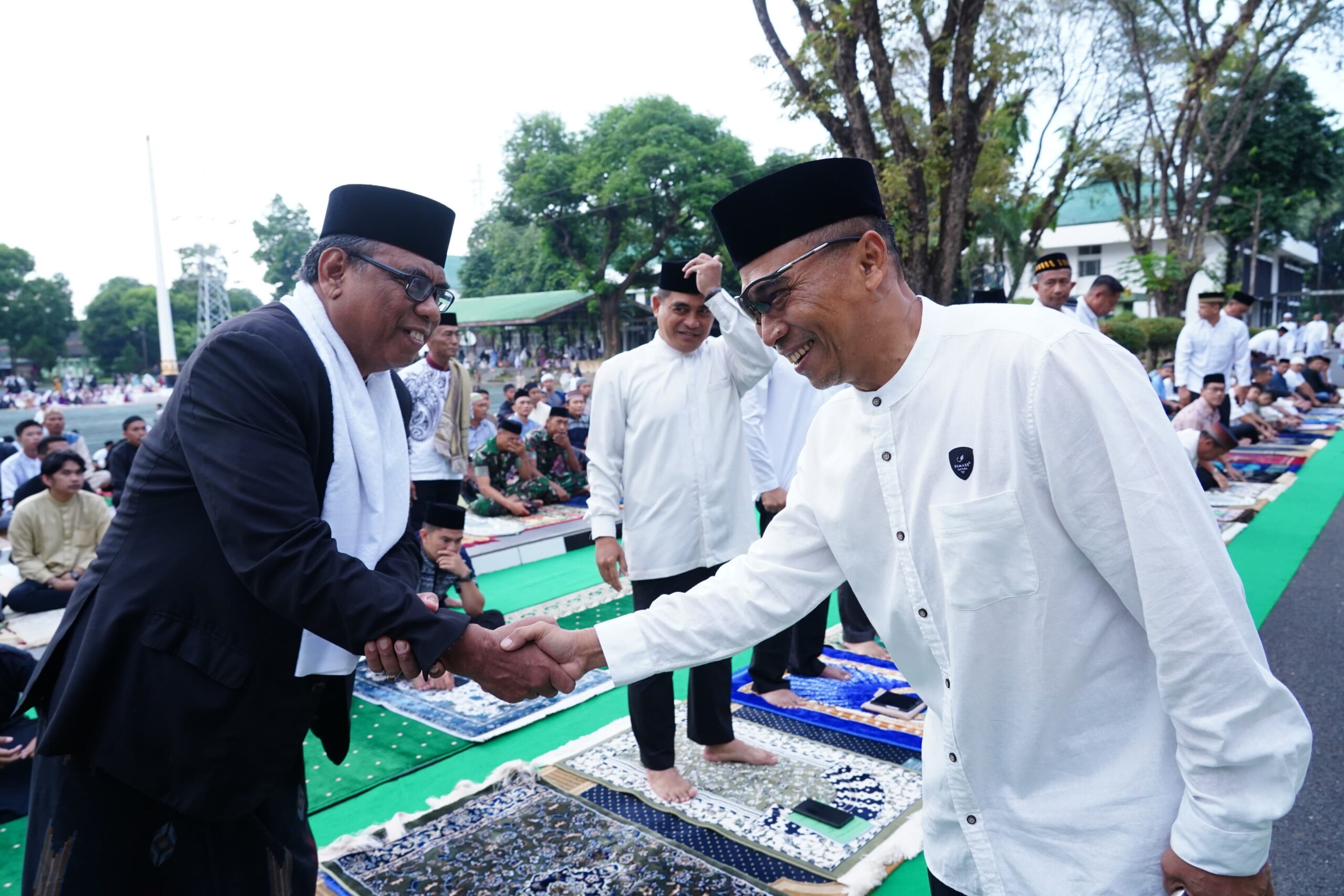 Pangdam XIV/Hsn Sholat Idul Adha 1446 Hijriah/2025 Masehi Bersama Prajurit dan Masyarakat Kota Makassar