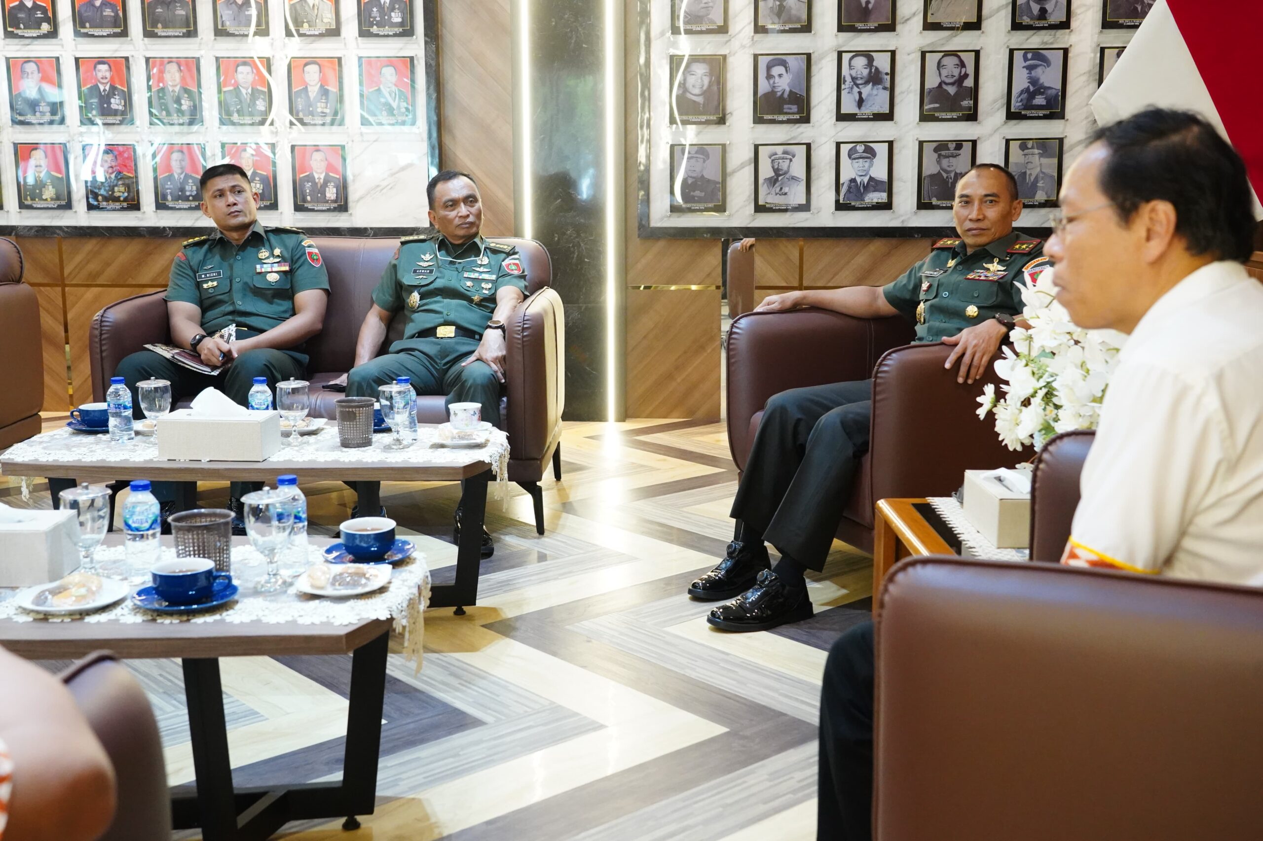 Pererat Tali Silaturahmi, Pangdam XIV/Hasanuddin Terima Kunjungan Permabudhi Sulsel