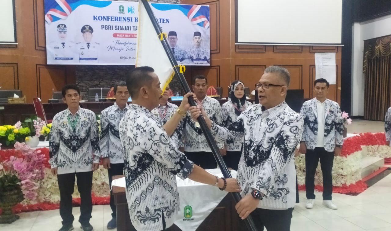 Sekretaris Umum Dr Abdi, M.Si Meminta Kepada Ketua Terpilih Andi Jefrianto Asapa Kibarkan Panji PGRI di Seluruh Pelosok Kabupaten Sinjai