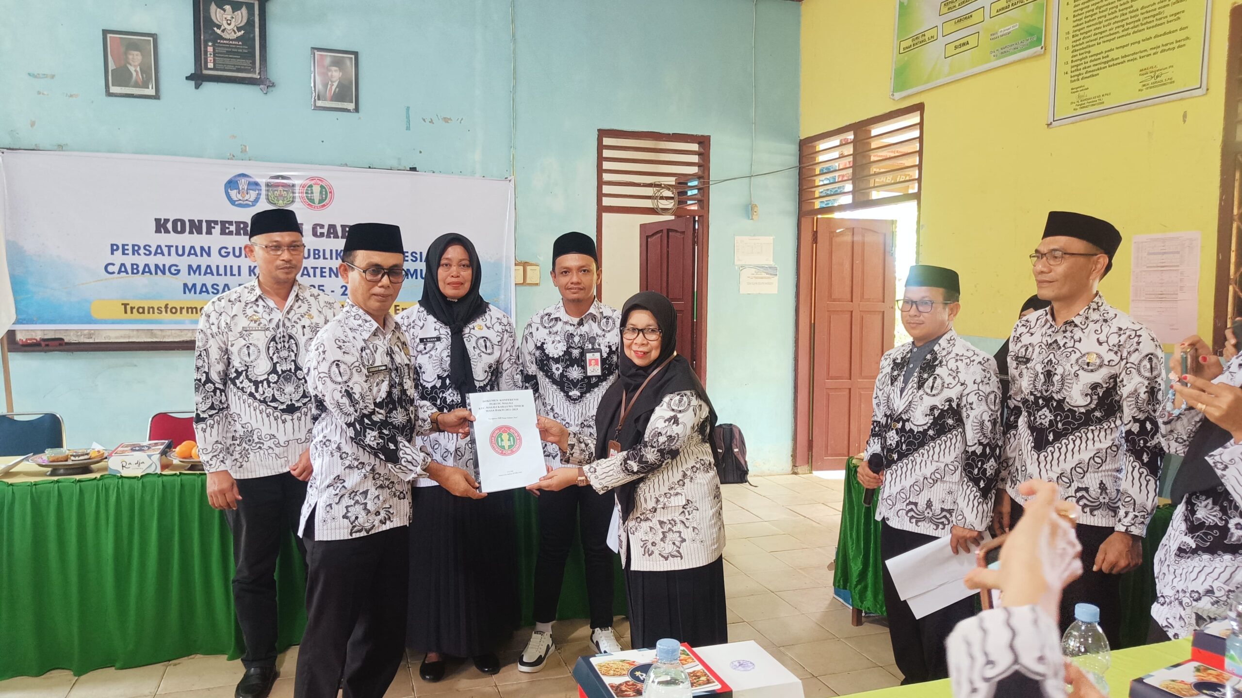 Anwar Sada, S. Pd., M.Si Ketua Baru PGRI Cabang Malili Terpilih dalam Konferensi