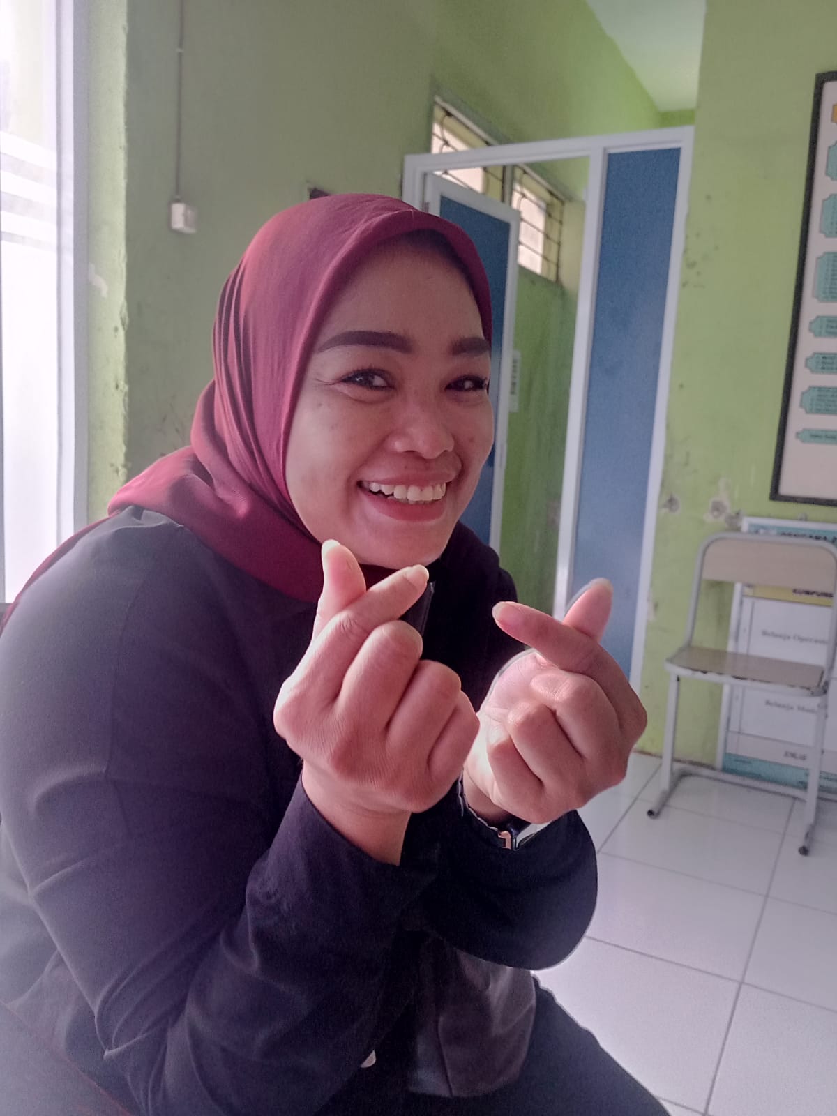 IBU PJ RT YUNIARTI : IRONIS ! NAMANYA JALUR DOMISILI, YANG MENENTUKAN KO NILAI.IRONIS !