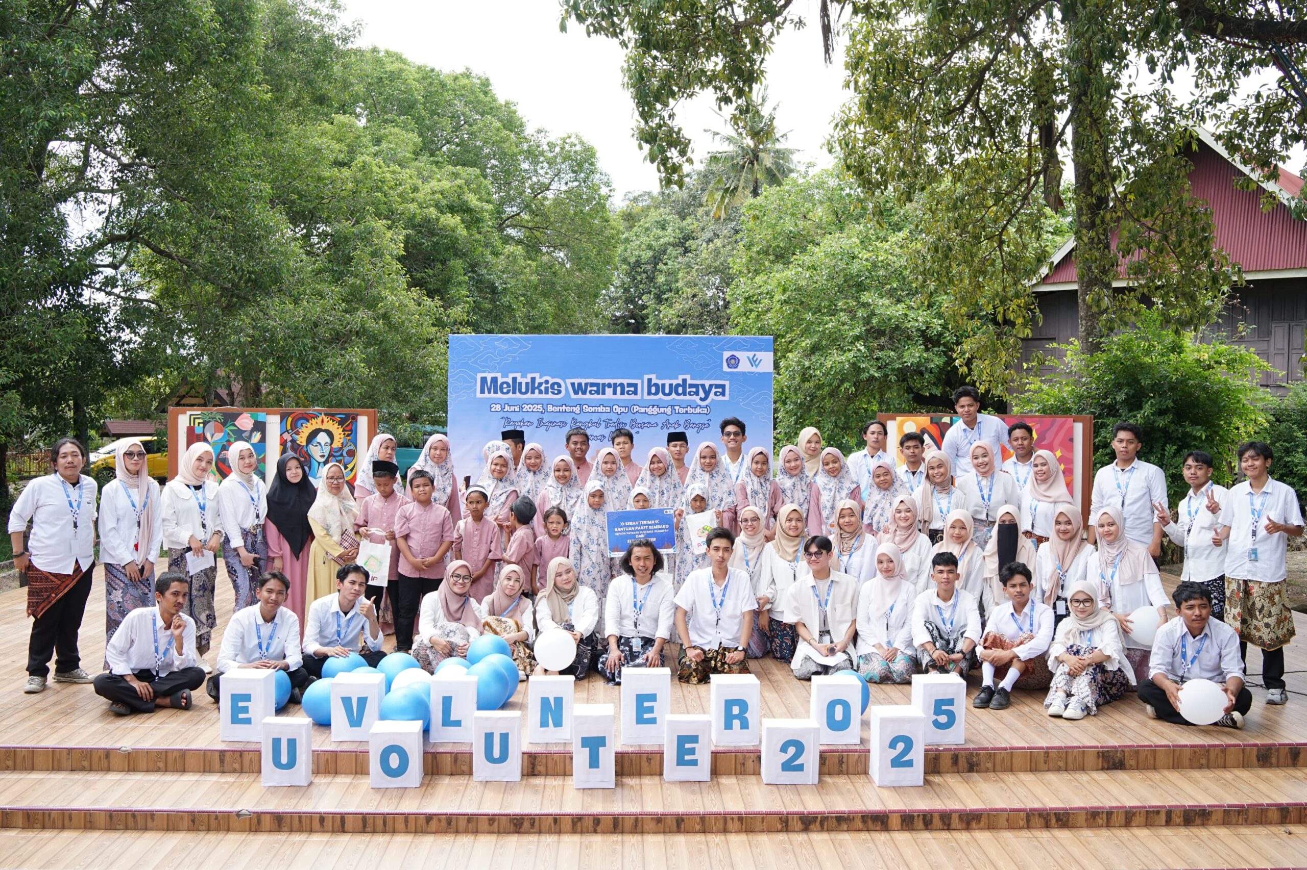 Melukis Warna Budaya”: Euvolunteer UNISMUH Gaungkan Tradisi Lewat Imajinasi Anak Bangsa