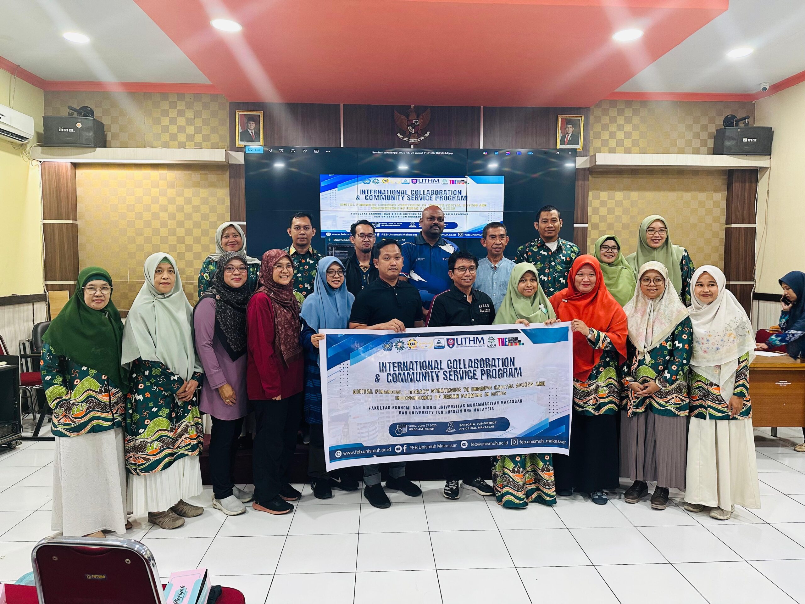 Dorong Kemandirian Urban Farming, Unismuh dan UTHM Gelar Pelatihan Literasi Keuangan Digital di Makassar
