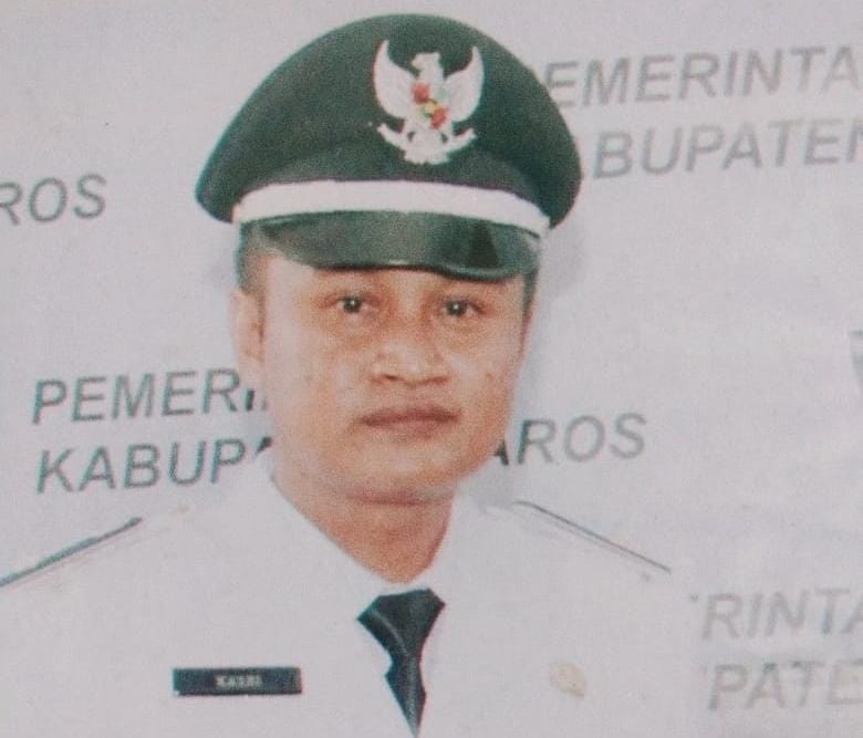 Kades Kasri, SH: Baju Seragam Batik 76 Siswa SDN 145 Inpres Pampangan Abbulosibatang Ditanggung BUMDES Serumpun Maros