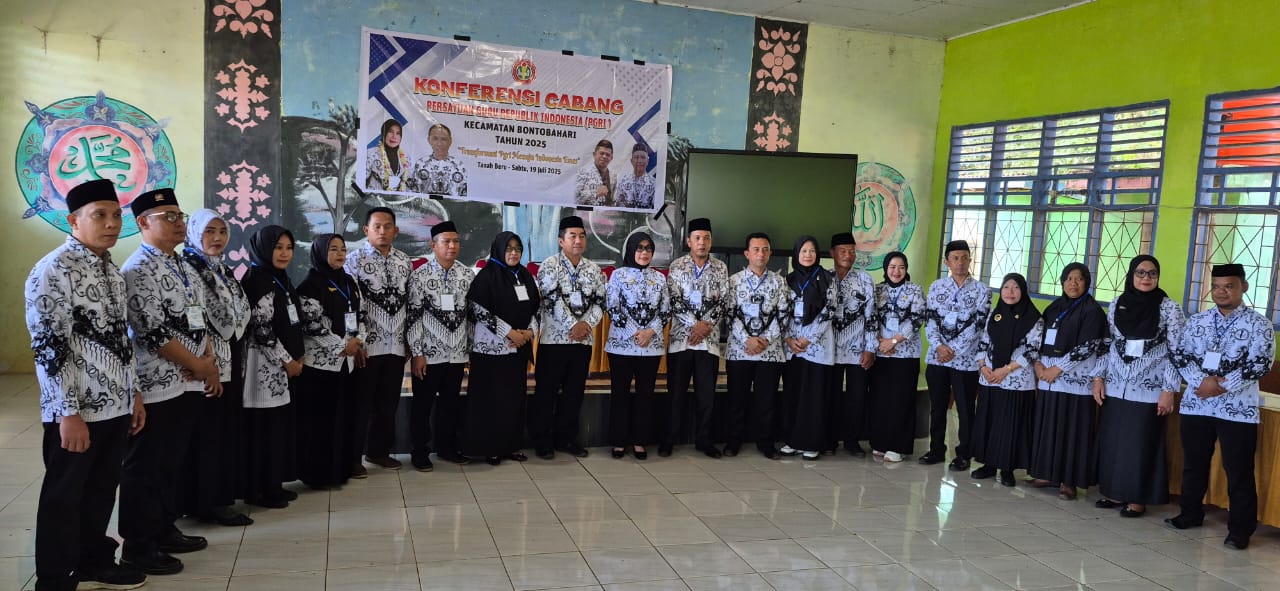 Hj. Hamrina A. Muri, S,Pd., M.Si : Minta Anggota PGRI Cabang Bontobahari Bertranspormasi Jangan Ada Kurang Paham Tekhnologi