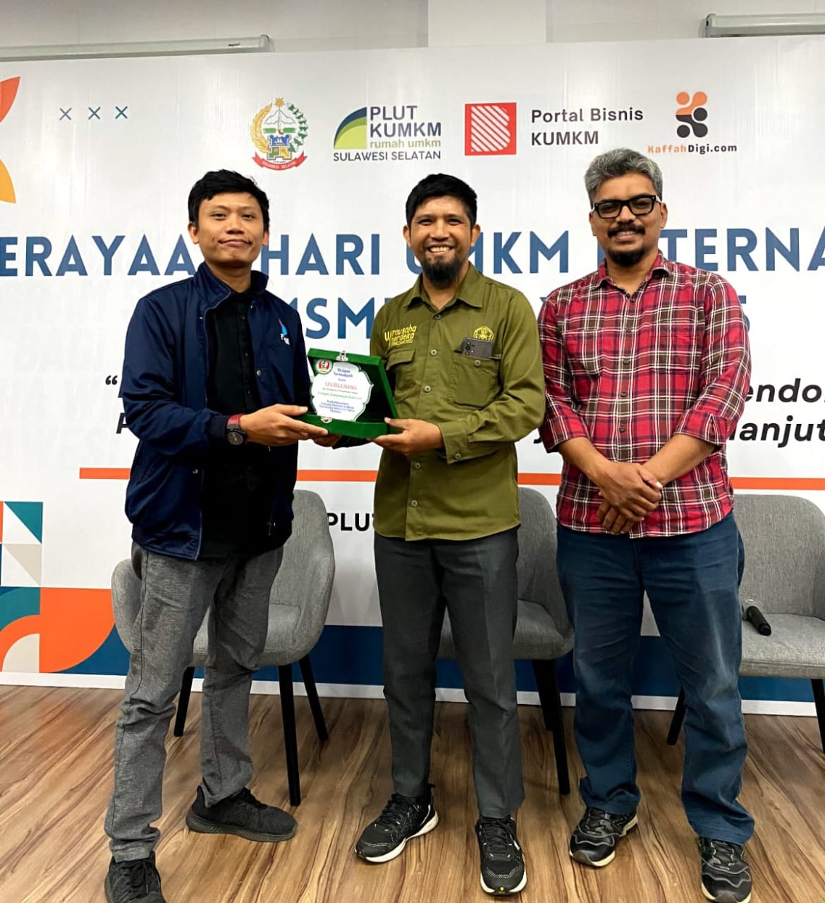 Fakultas Ekonomi dan Bisnis UIT Melakukan Kunjungan Industri PLUT