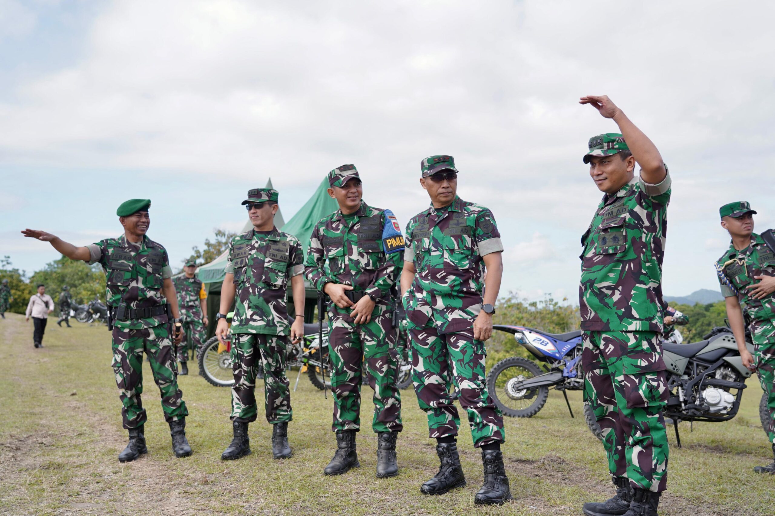 Pangdam XIV/Hsn Tinjau Latihan Menembak Senjata Ranpur Yonkav 10/Mendagiri di Bance’e Bone