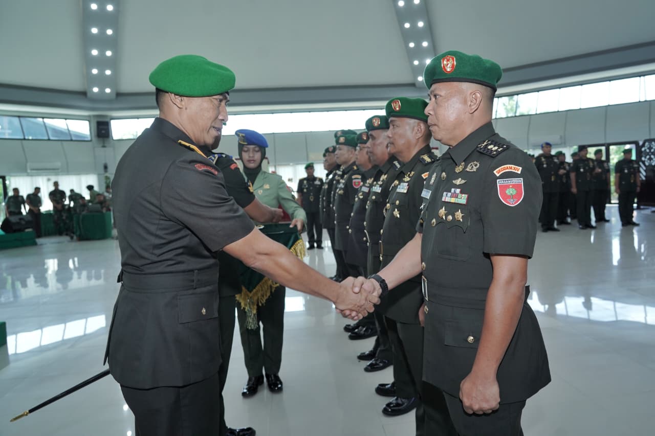 Pimpin Sertijab, Pangdam XIV/Hsn Tekankan Etos Kerja, Komitmen, dan Kepekaan Menghadapi Tantangan Tugas