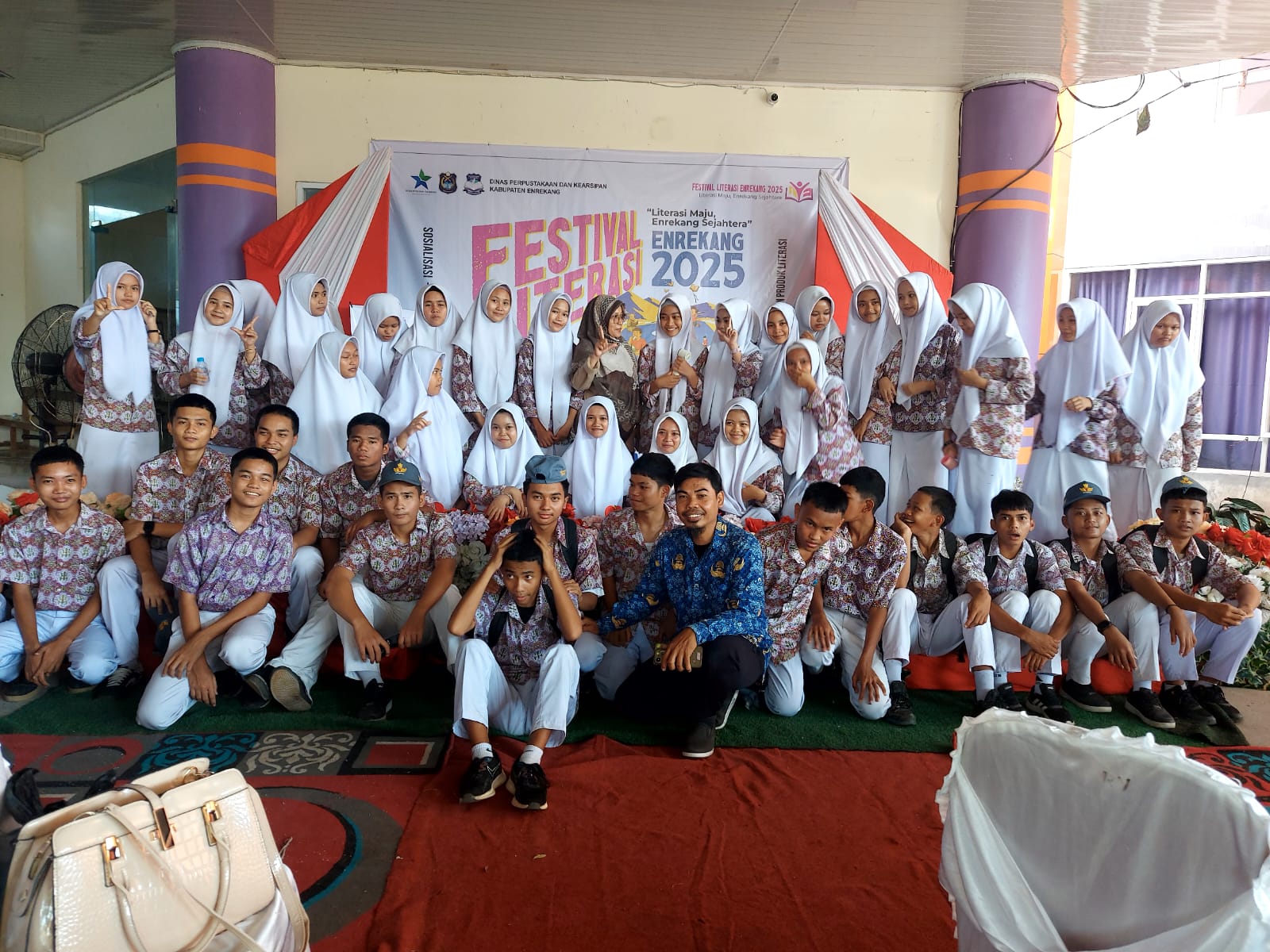 Bedah Buku di Festival Literasi Kabupaten Enrekang