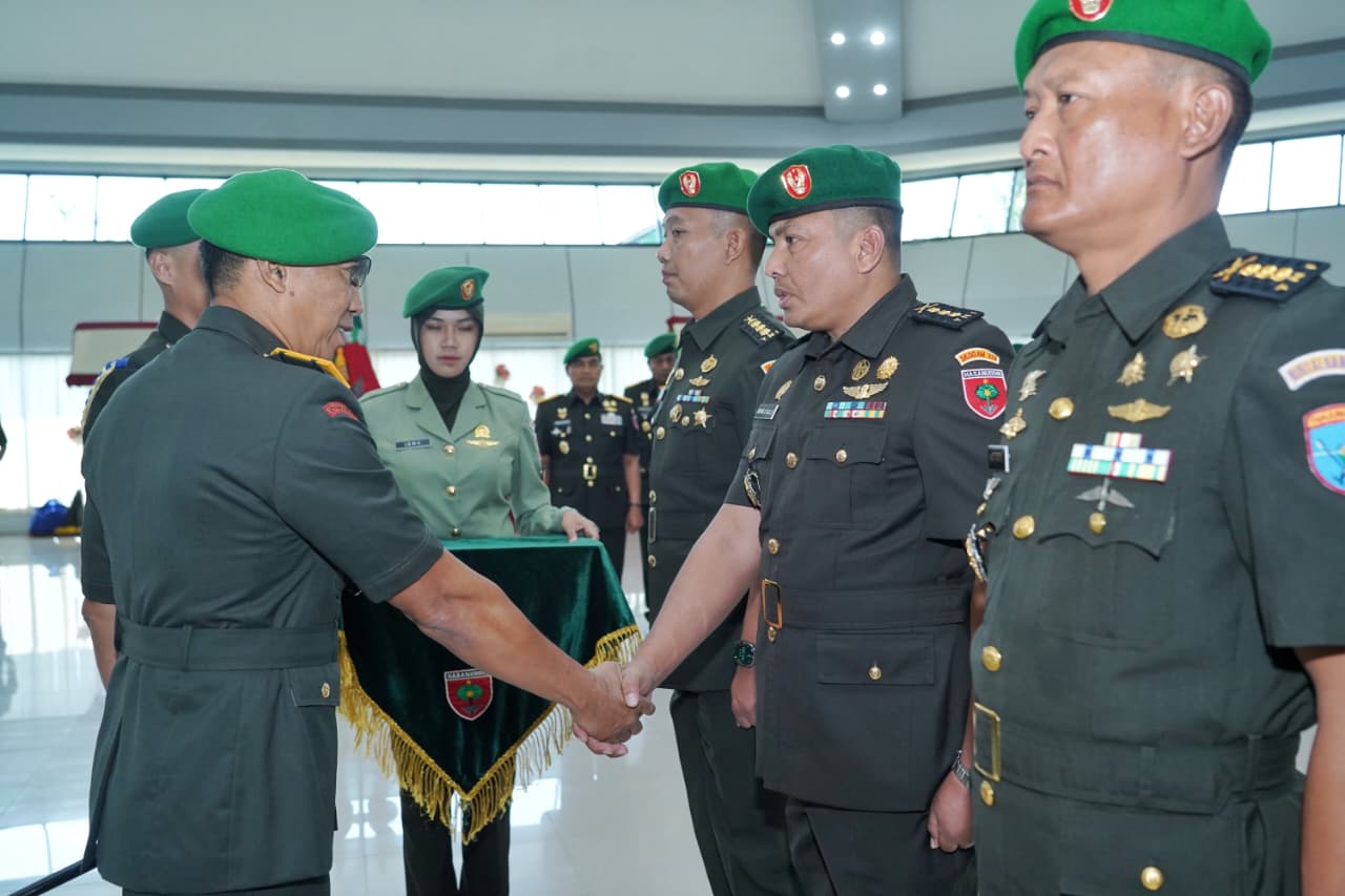 *Pangdam XIV/Hasanuddin Pimpin Sertijab dan Penyerahan Tugas Pejabat Kodam*