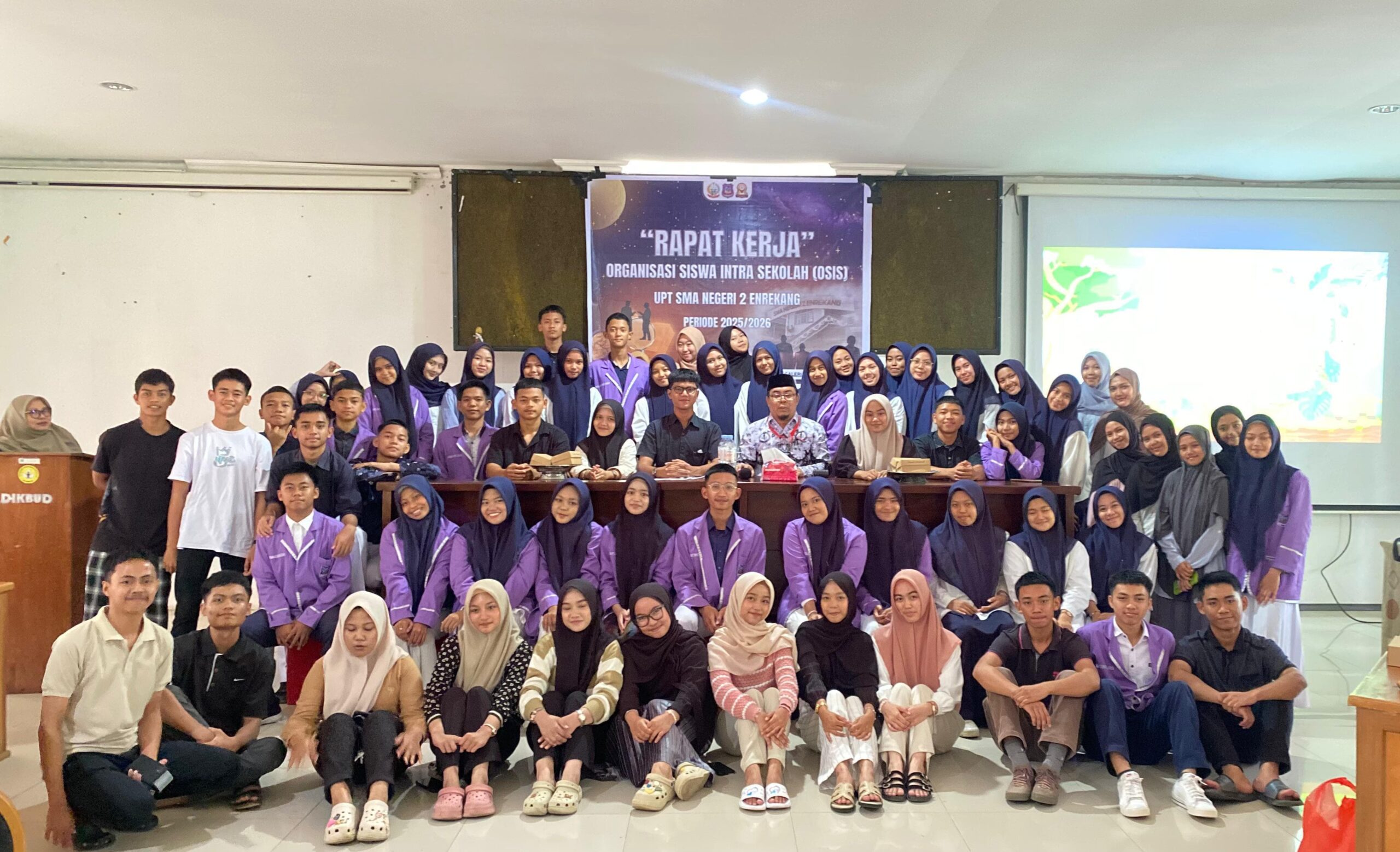 Rapat Kerja Pengurus OSIS Periode 2025/2026 Resmi Dibuka