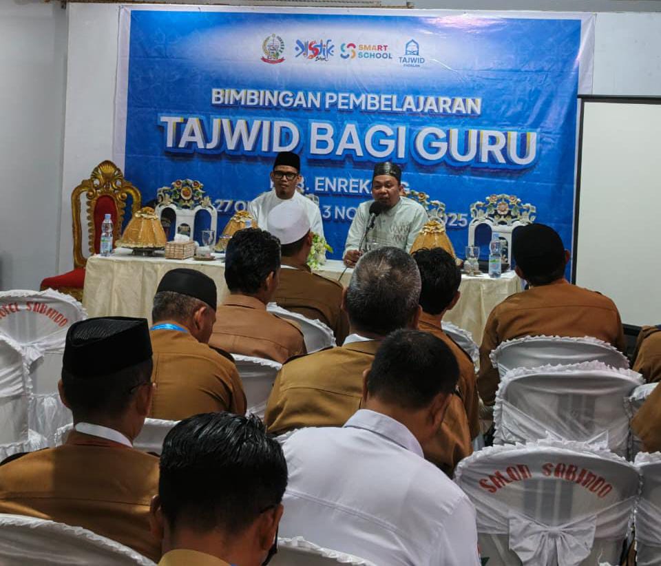 Guru-guru SMA Negeri 2 Enrekang Ikuti Bimbingan Pembelajaran Tajwid bagi Guru