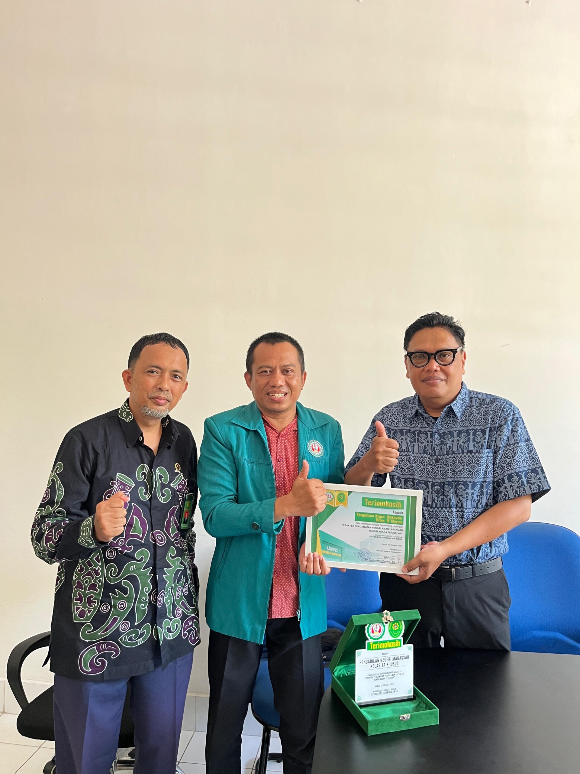 Penarikan dan Pendampingan Mahasiswa Angkatan 23 Fakultas Hukum UIT di Pengadilan Makassar.