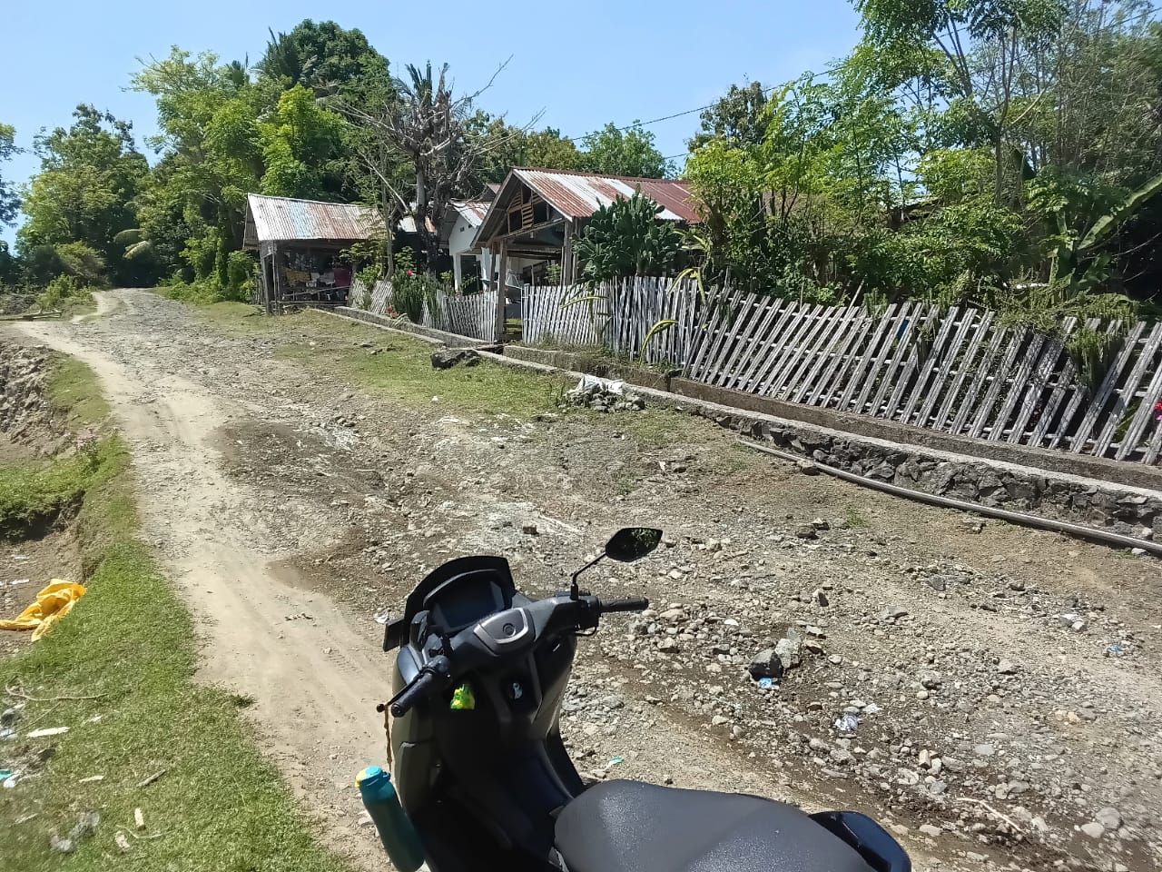 Petani Cammeru dan CinranaE Keluhkan Kerusakan Akses Jalan Saharu Menuju Kampung Palla Sinjai Utara