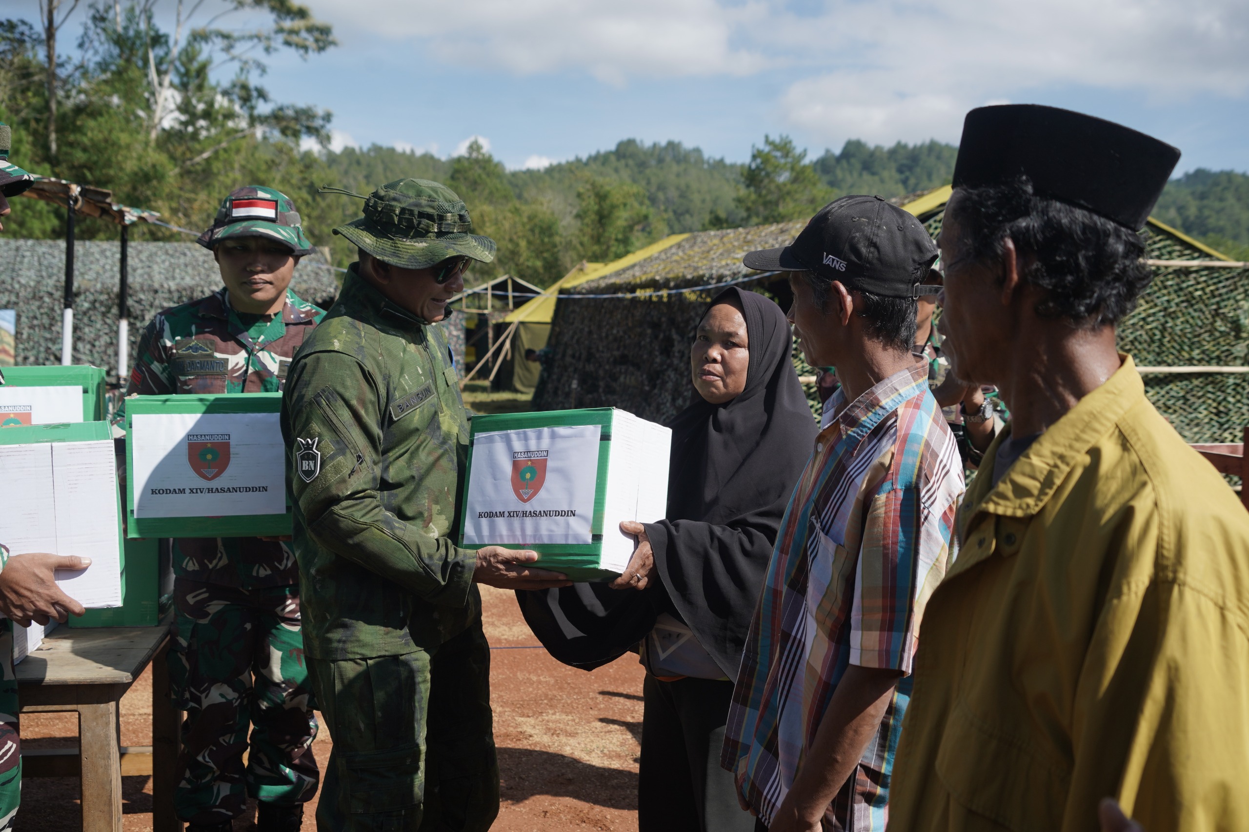 Di Ujung Lereng Malino, Pangdam XIV/Hasanuddin Tebar Kebaikan