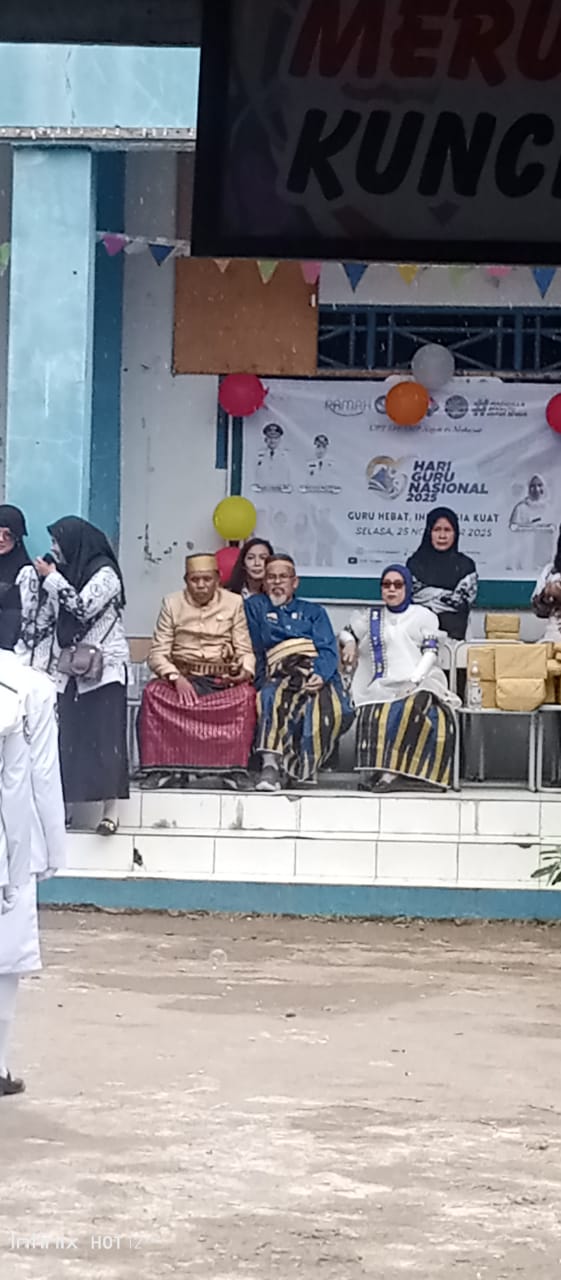 LUAR BIASA PERINGATAN HARI GURU NASIONAL DI UPT SPF SMPN 50 Makassar