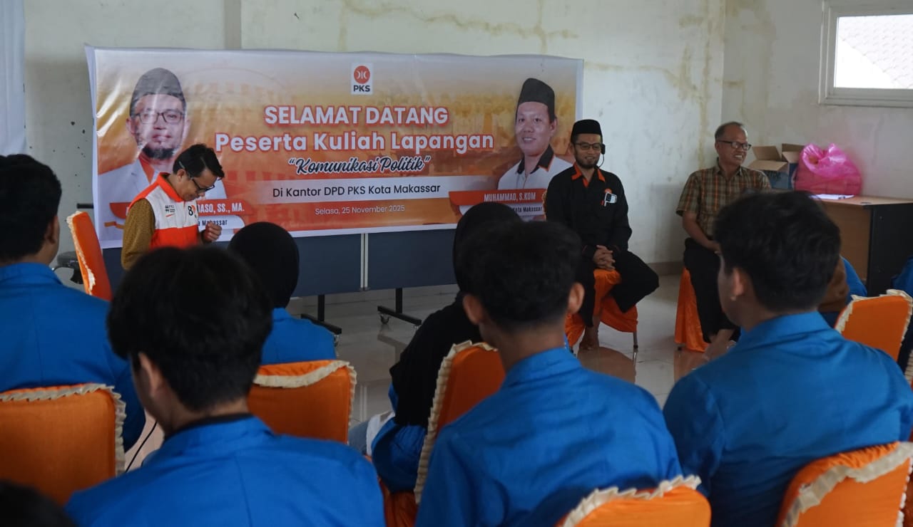 Ketua PKS Makassar Ungkap Cara Partai Gaet Milenial di Hadapan Mahasiswa Ilmu Komunikasi Unismuh