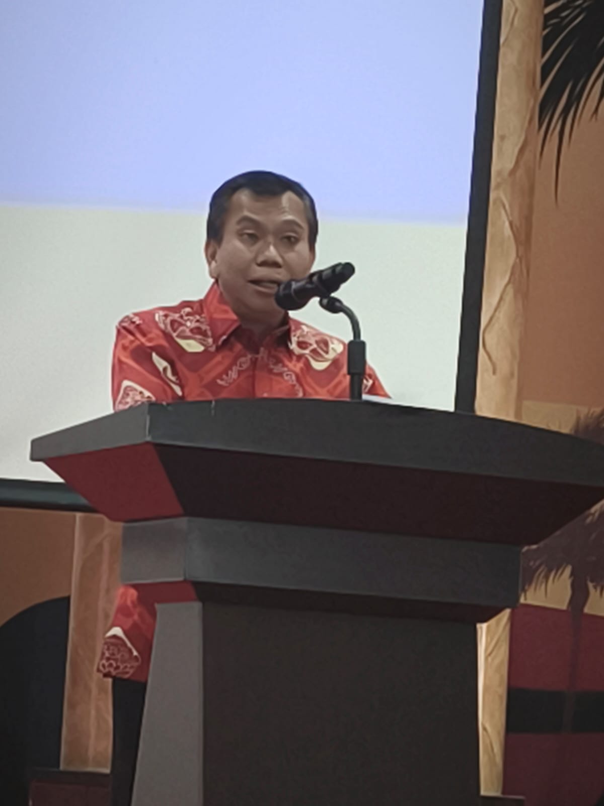 Asisten II Drs .Zainal Ibrahim, M.Si Mewakili Walikota Membuka Pelatihan Peningkatan Kapasitas Pengurus KDKMP Tahun 2025