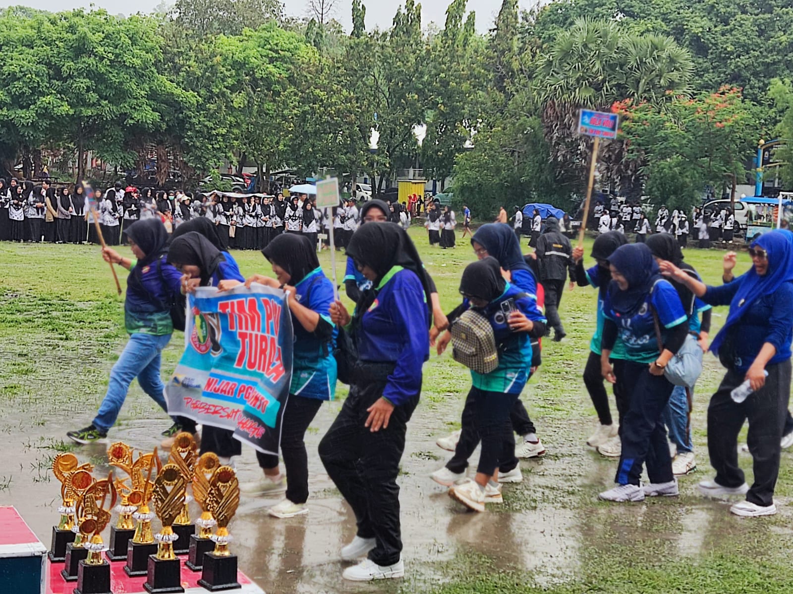 Hujan Deras Tak Surutkan Semangat: PORSENIJAR PGRI Jeneponto 2025 Resmi Dibuka