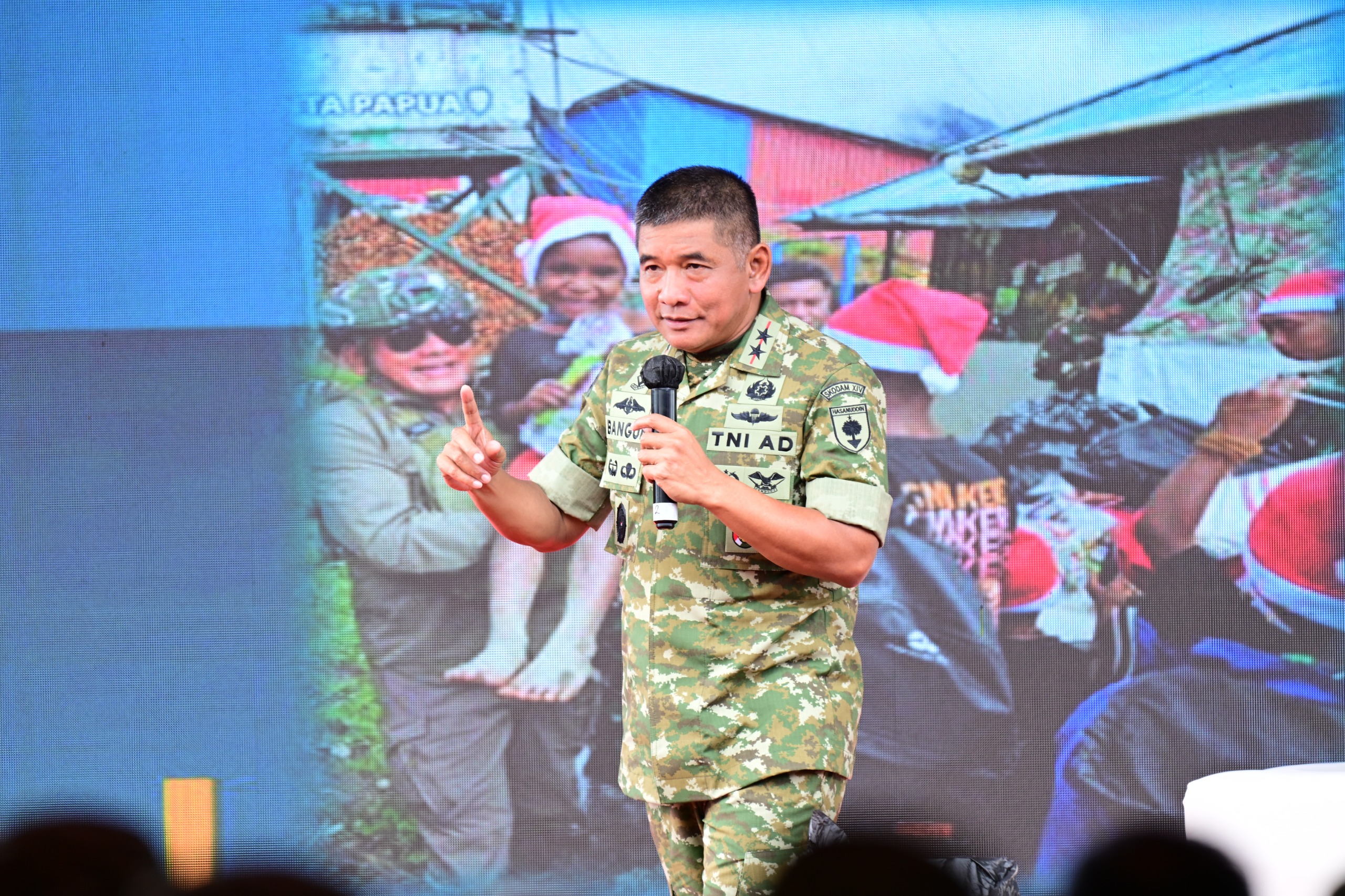 Pangdam XIV/Hsn Dorong Kepemimpinan Profesional dan Berintegritas Kepada Kades se-Sulsel