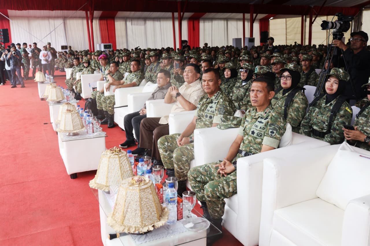 Pangdam XIV/Hasanuddin Dampingi Menhan RI Berikan Pembekalan Jambore Kepala Desa di Rindam