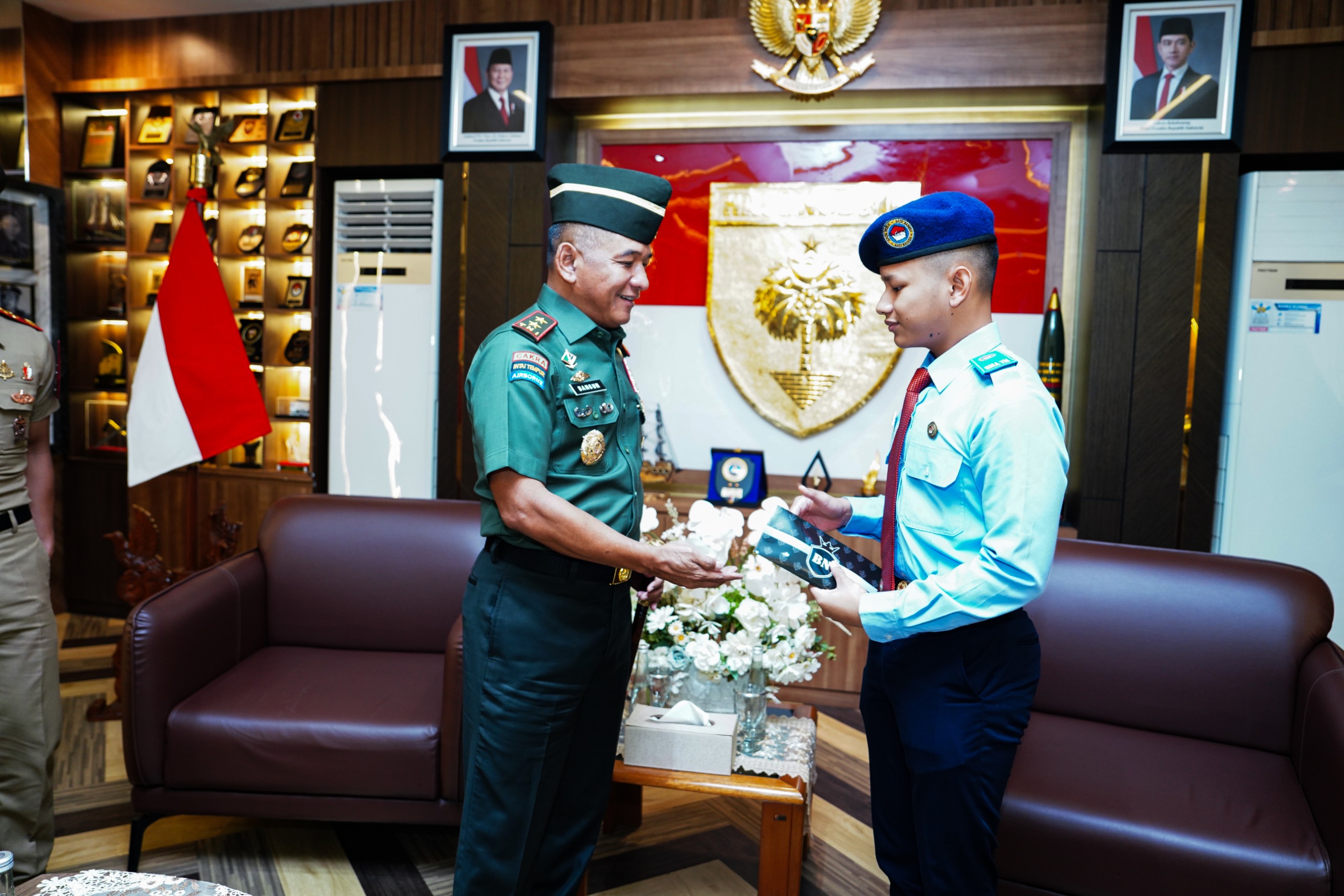 Pangdam XIV/Hasanuddin Tanamkan Disiplin, Loyalitas, dan Integritas kepada Generasi Muda