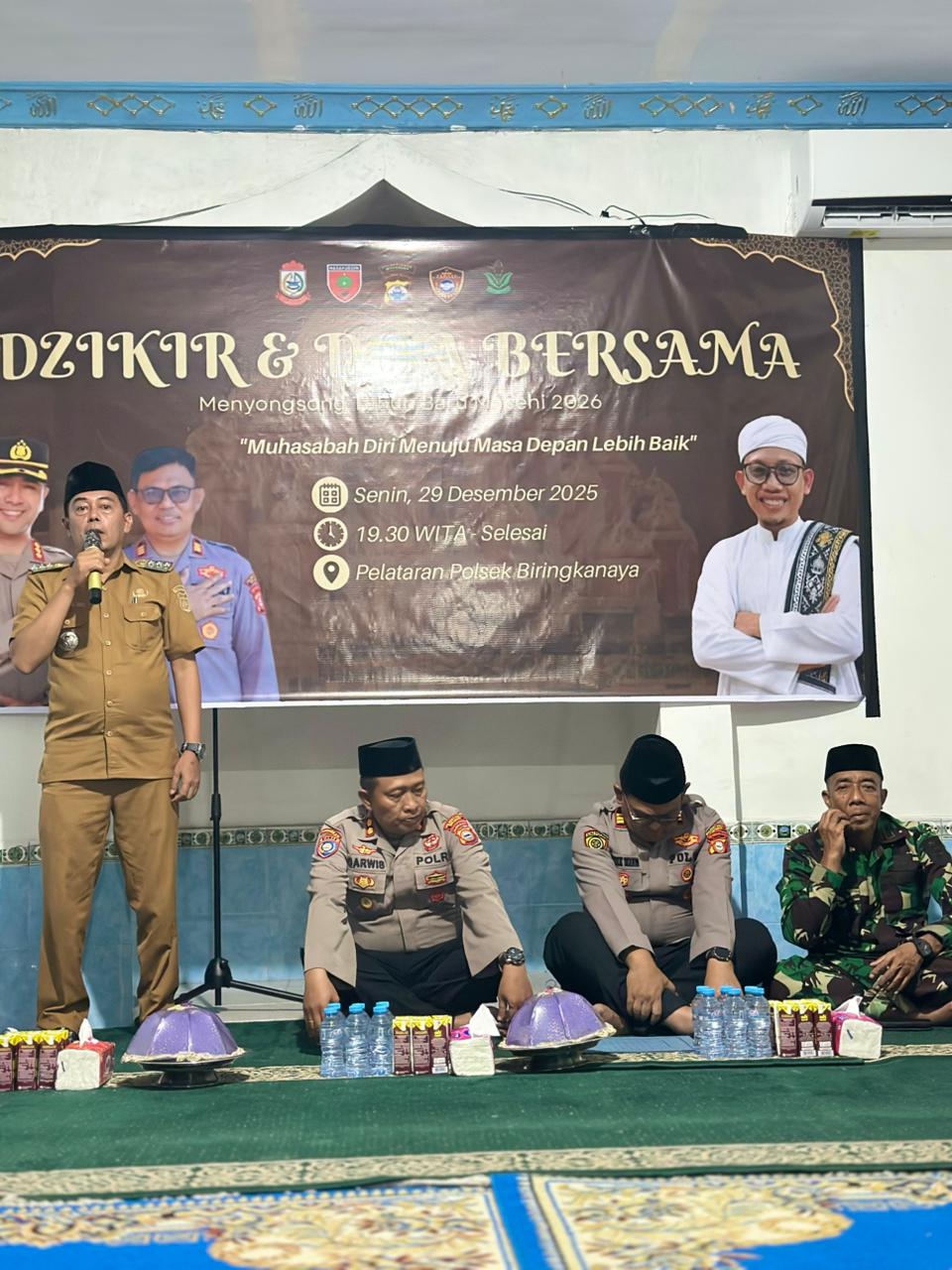 Camat Biringkanaya bersama para lurah se-Kecamatan Biringkanaya menghadiri kegiatan zikir dan doa bersama yang dilaksanakan di Polsek Biringkanaya