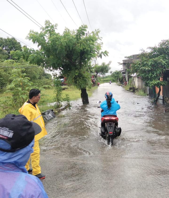 Lurah Katimbang Tinjau Langsung Perbatasan Makassar–Maros di Kodam III, Pastikan Wilayah Aman di Musim Hujan
