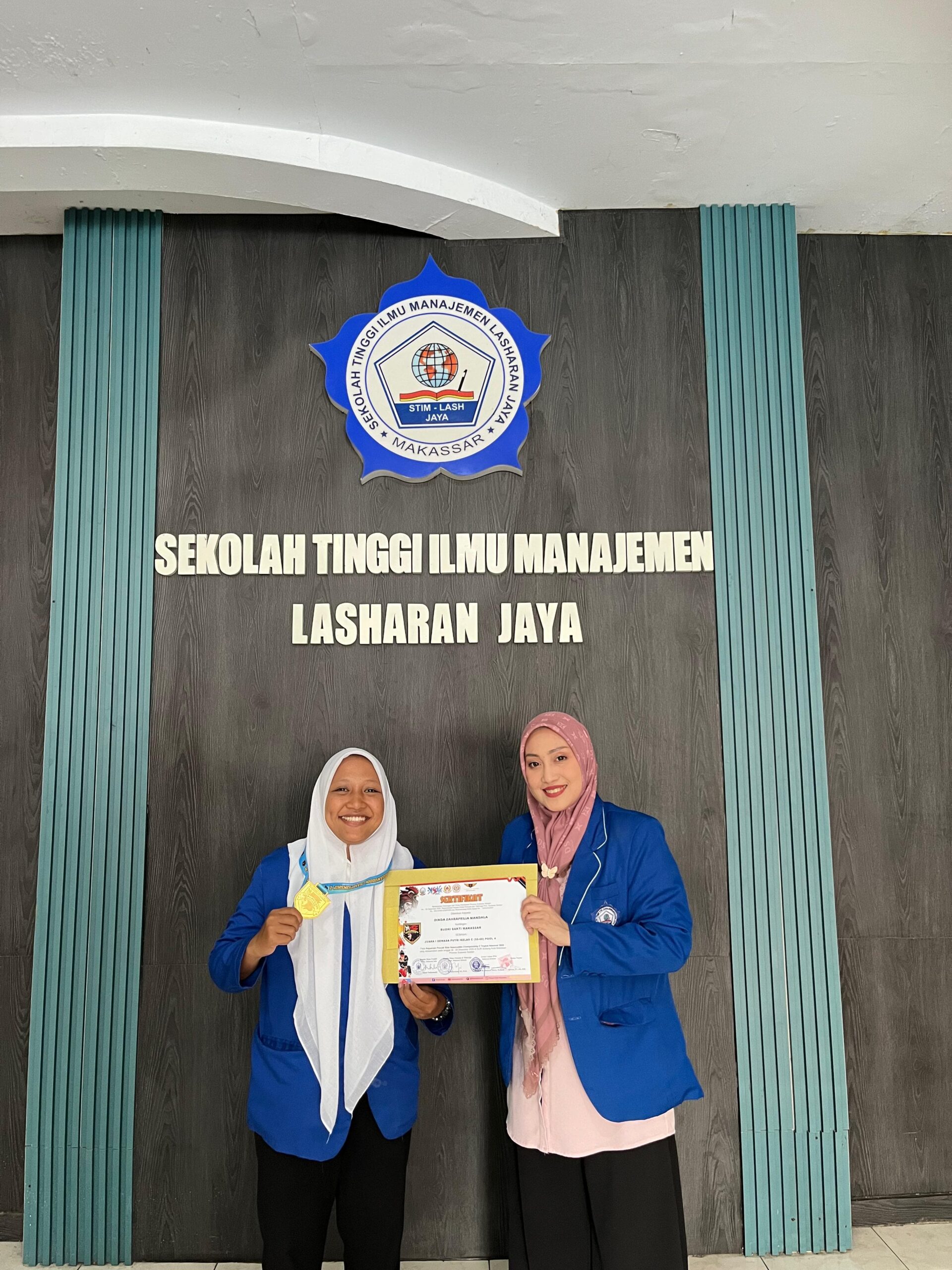 Dinda Zahraprilia Mandala Harumkan Nama STIM Lasharan Jaya di Kejuaraan Nasional Pencat Silat